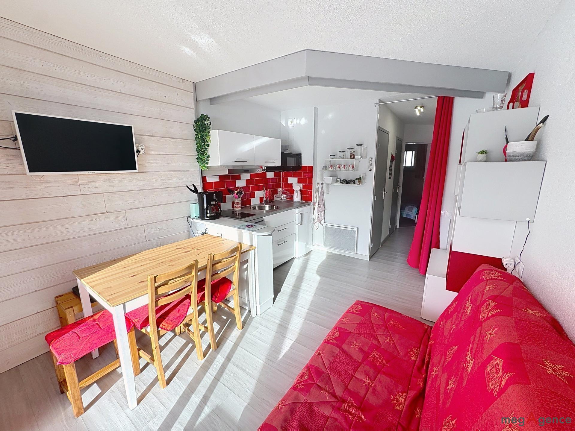 Miniature photo - 8 / 10