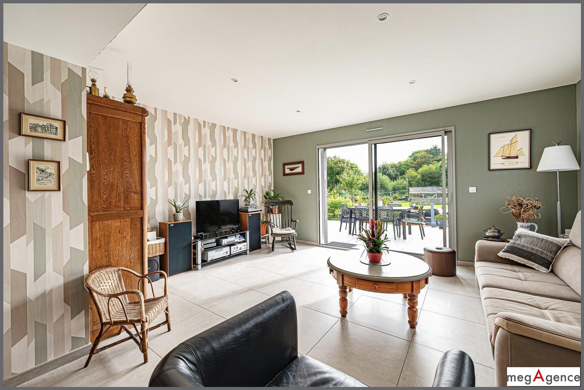 Miniature photo - 2 / 17