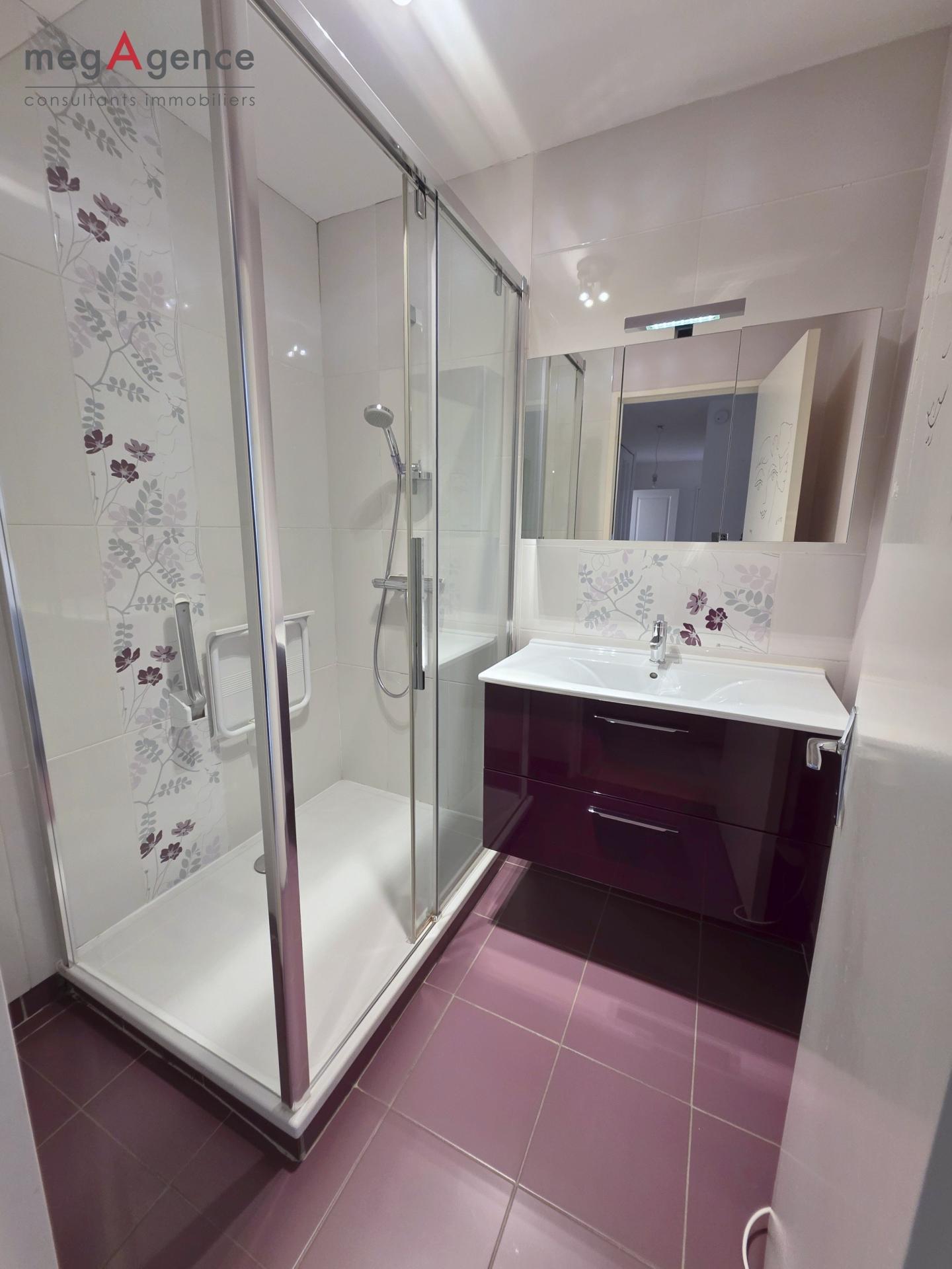 Miniature photo - 12 / 19