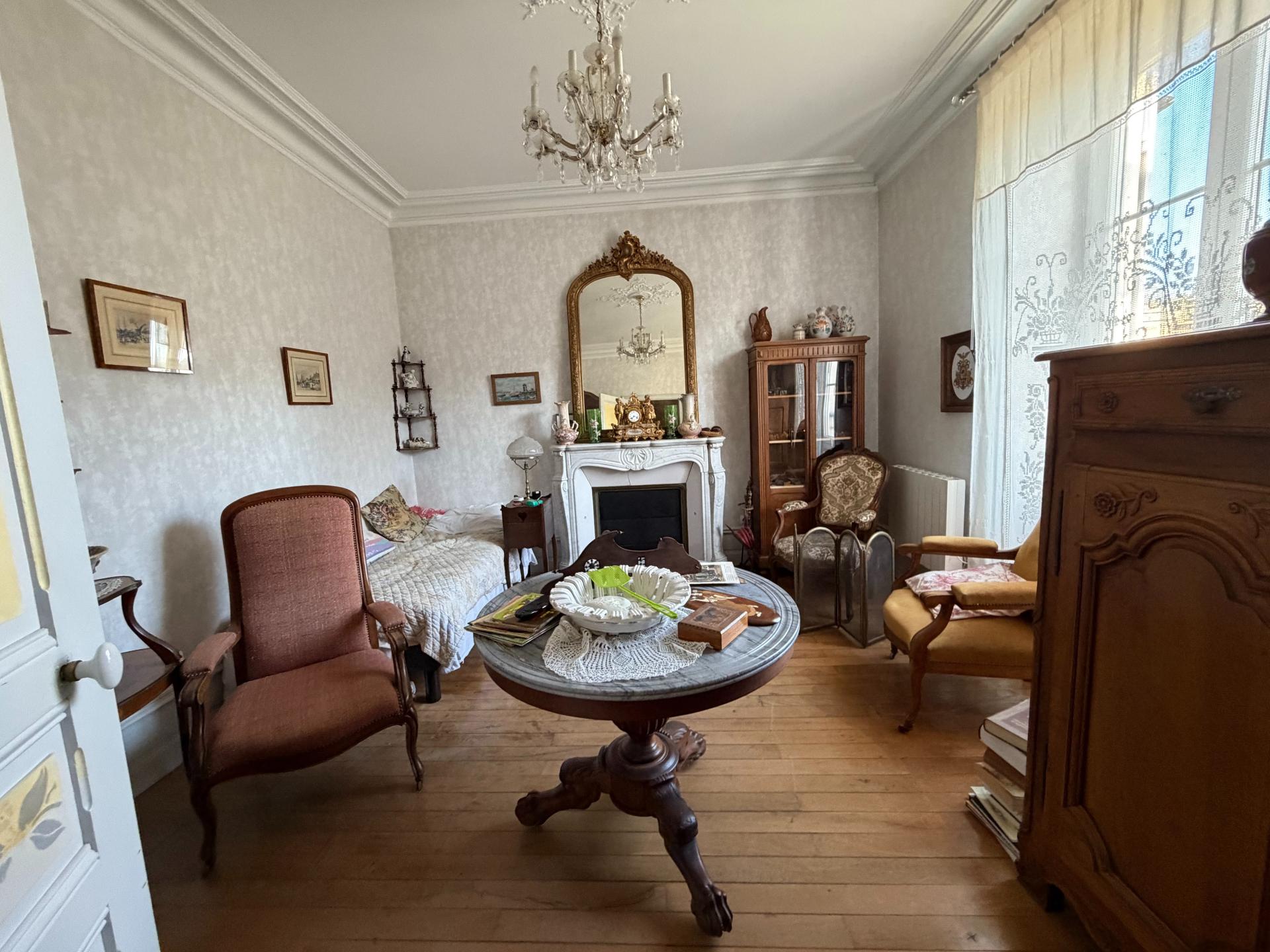 Miniature photo - 12 / 16