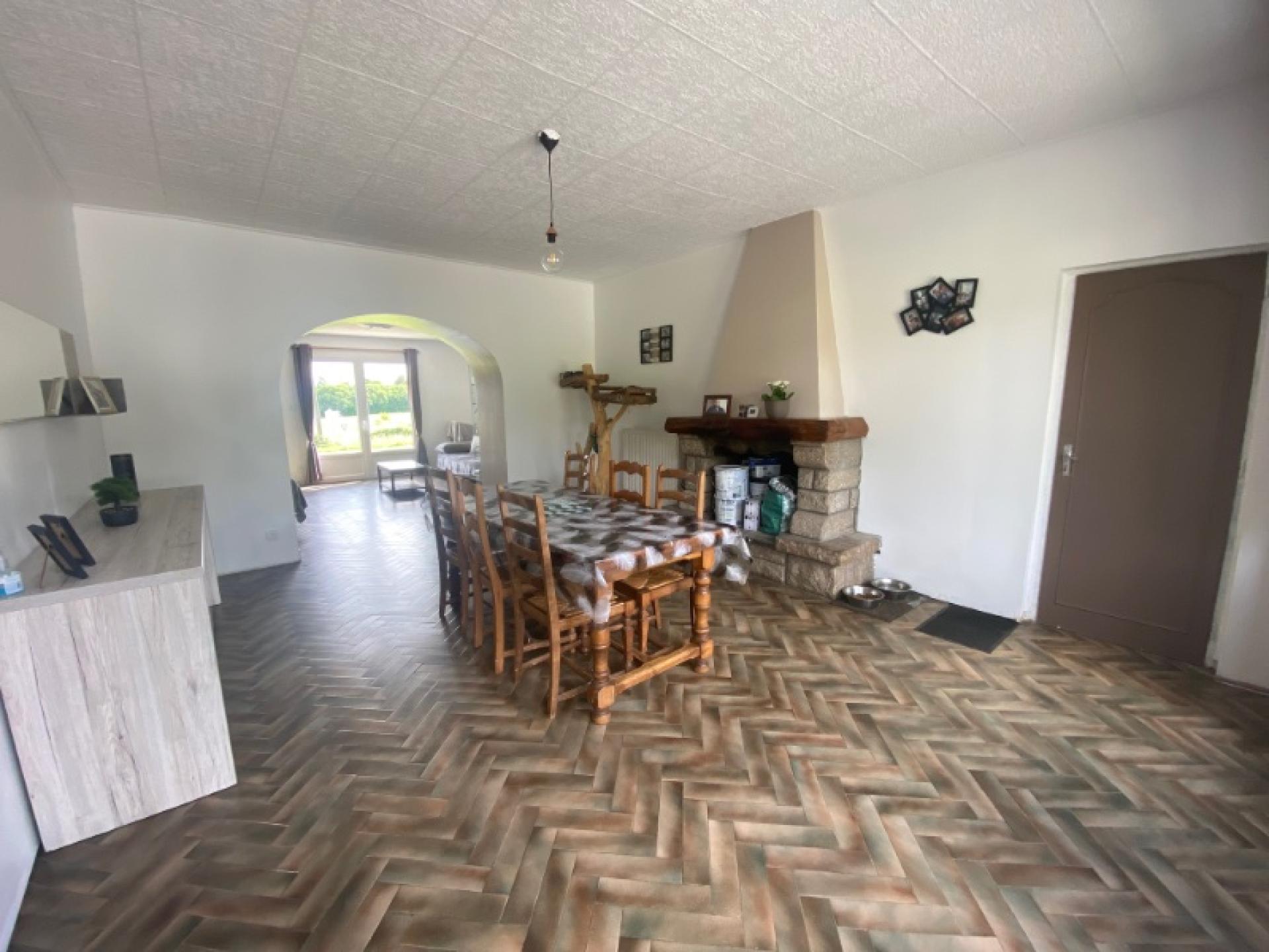 Miniature photo - 2 / 19