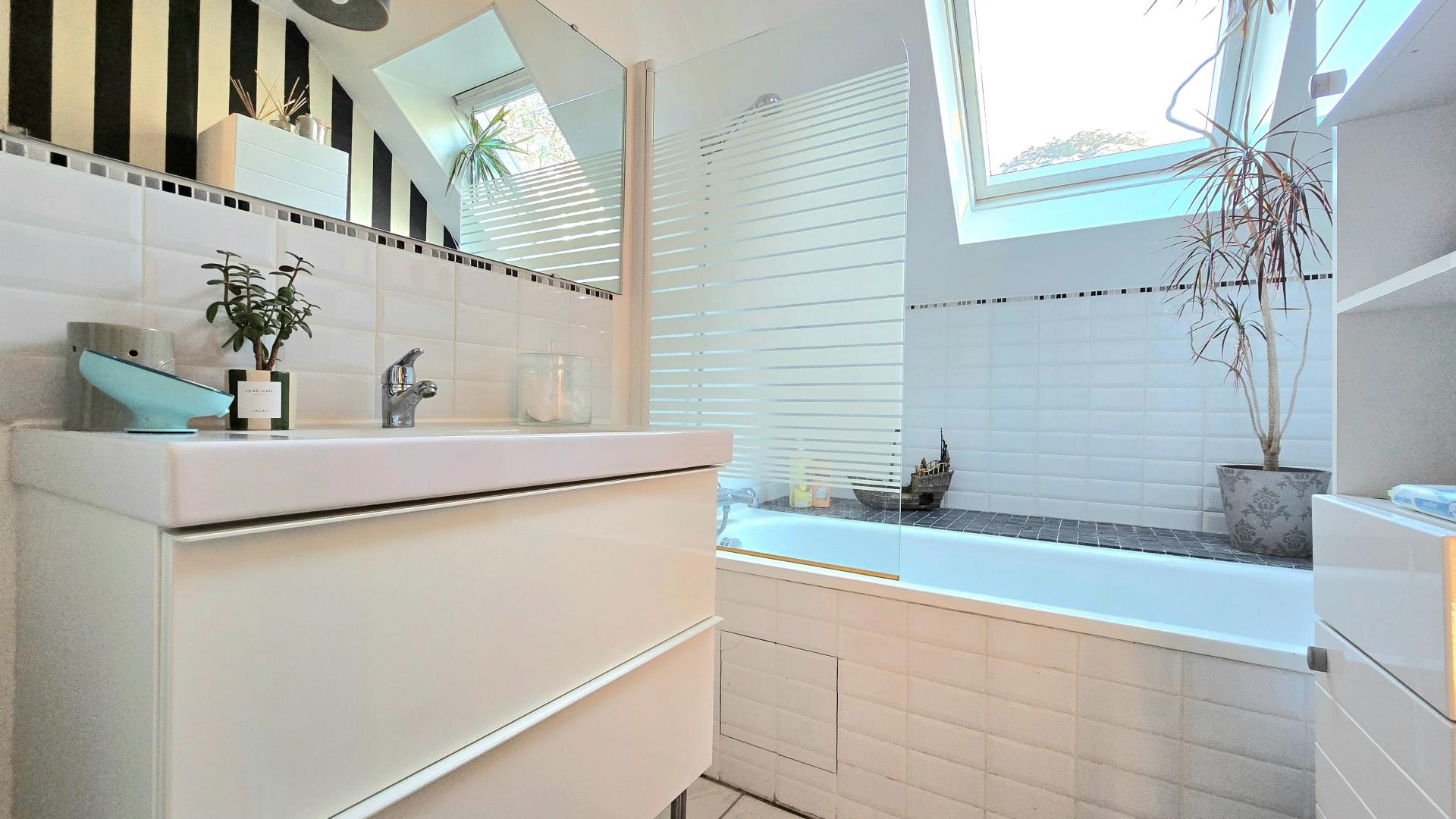 Miniature photo - 16 / 20