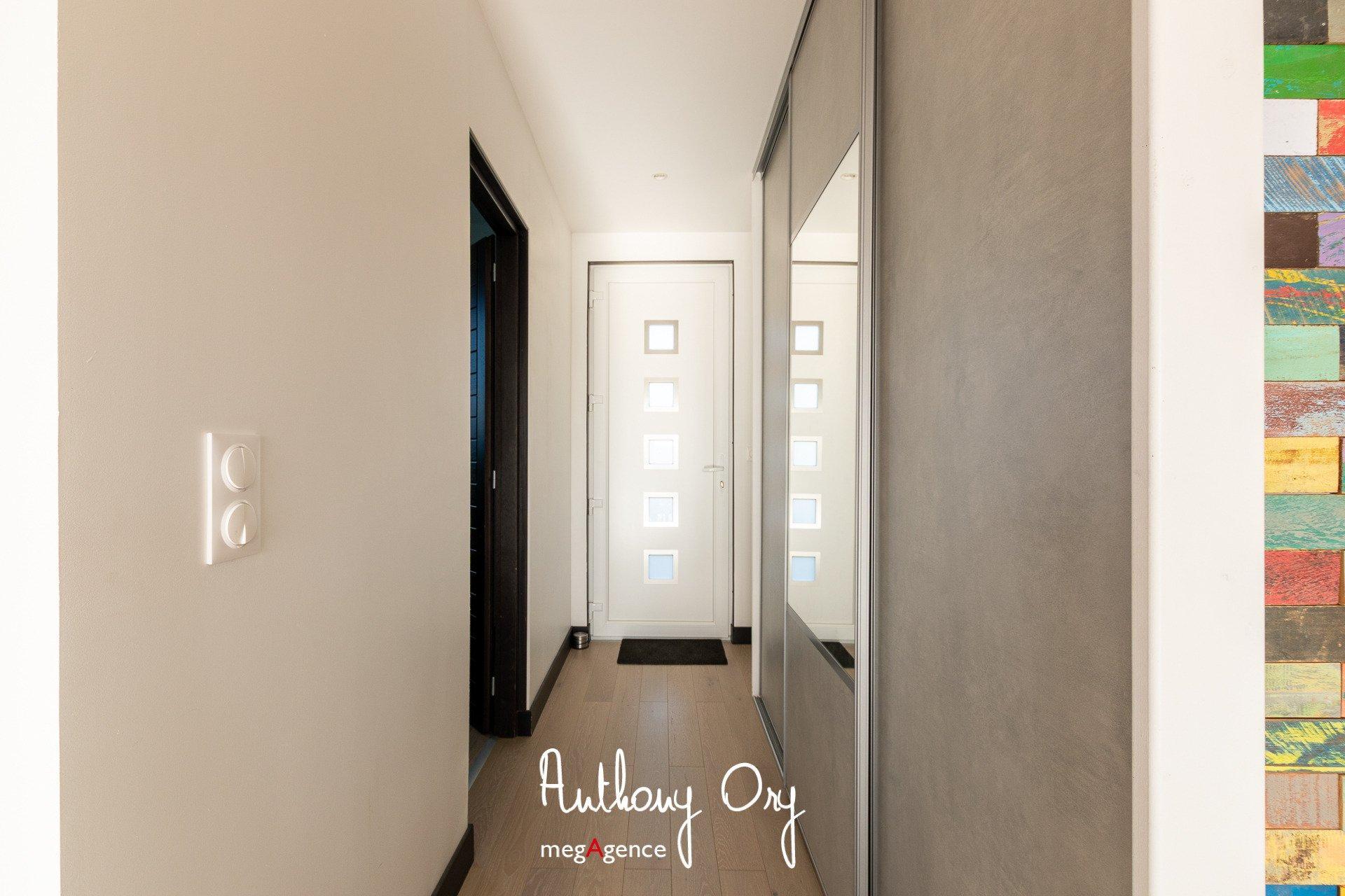 Miniature photo - 11 / 16