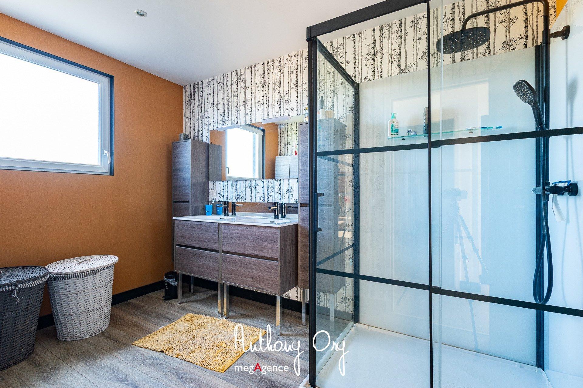 Miniature photo - 15 / 16