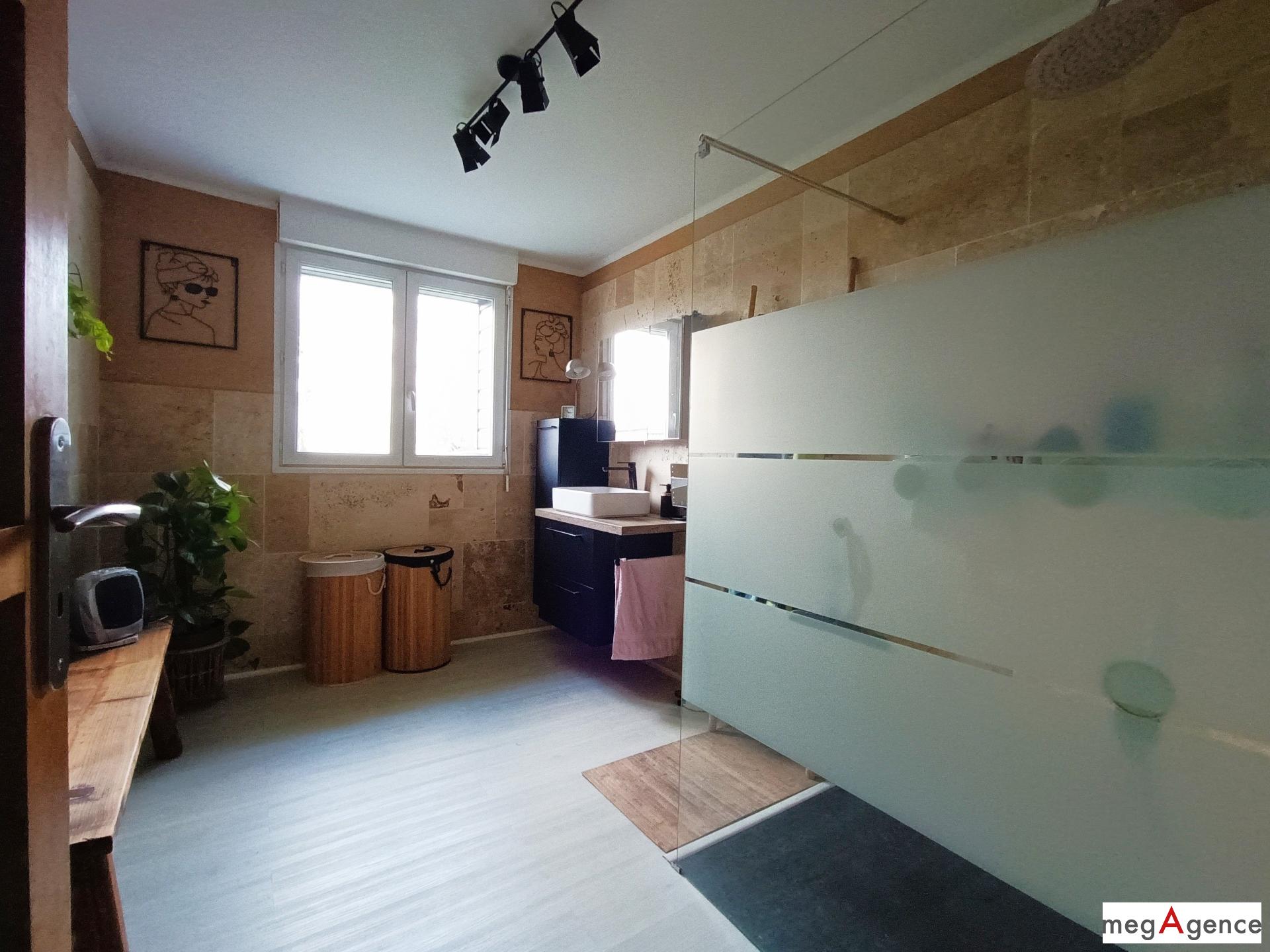 Miniature photo - 12 / 16