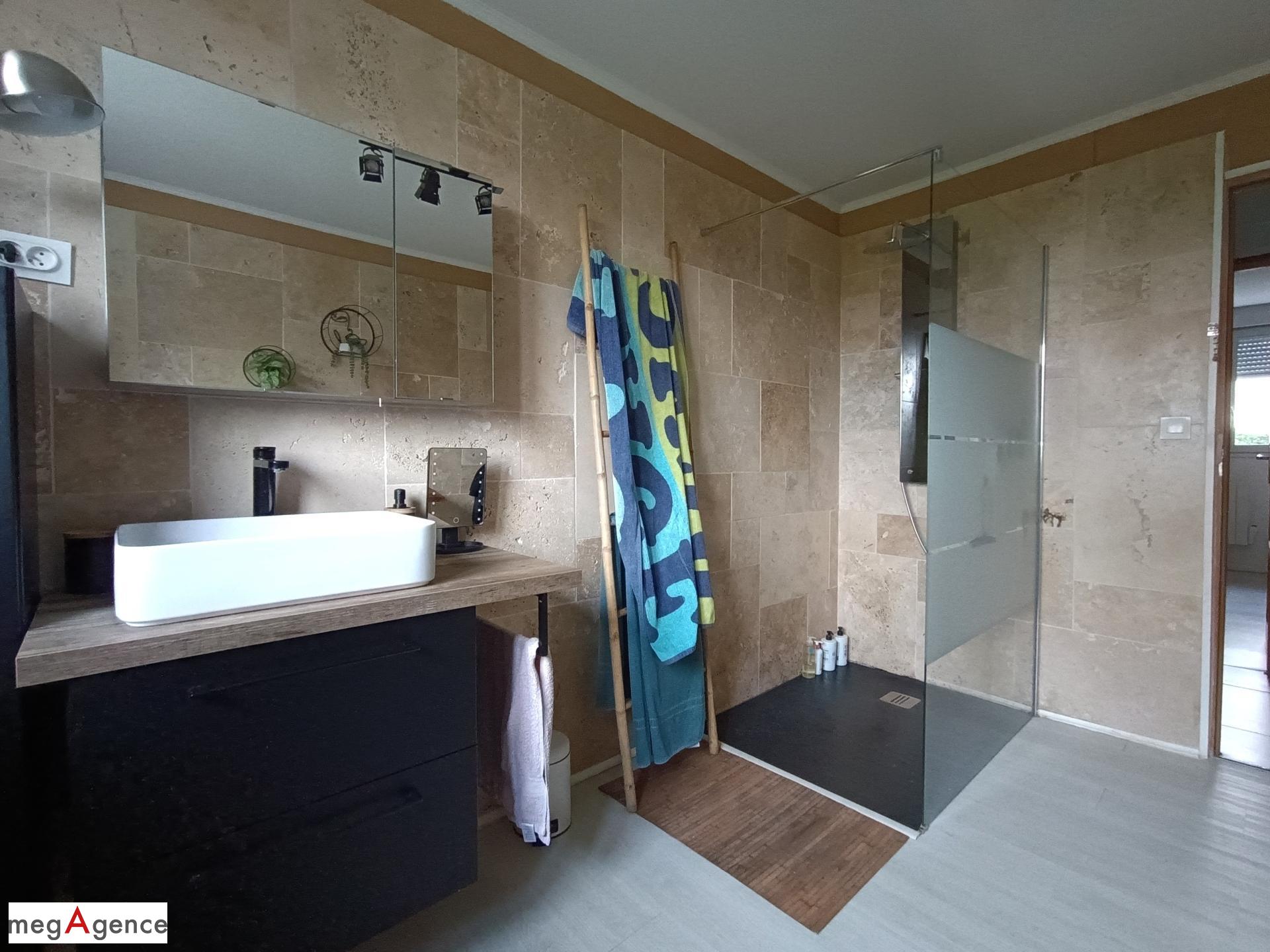 Miniature photo - 11 / 16