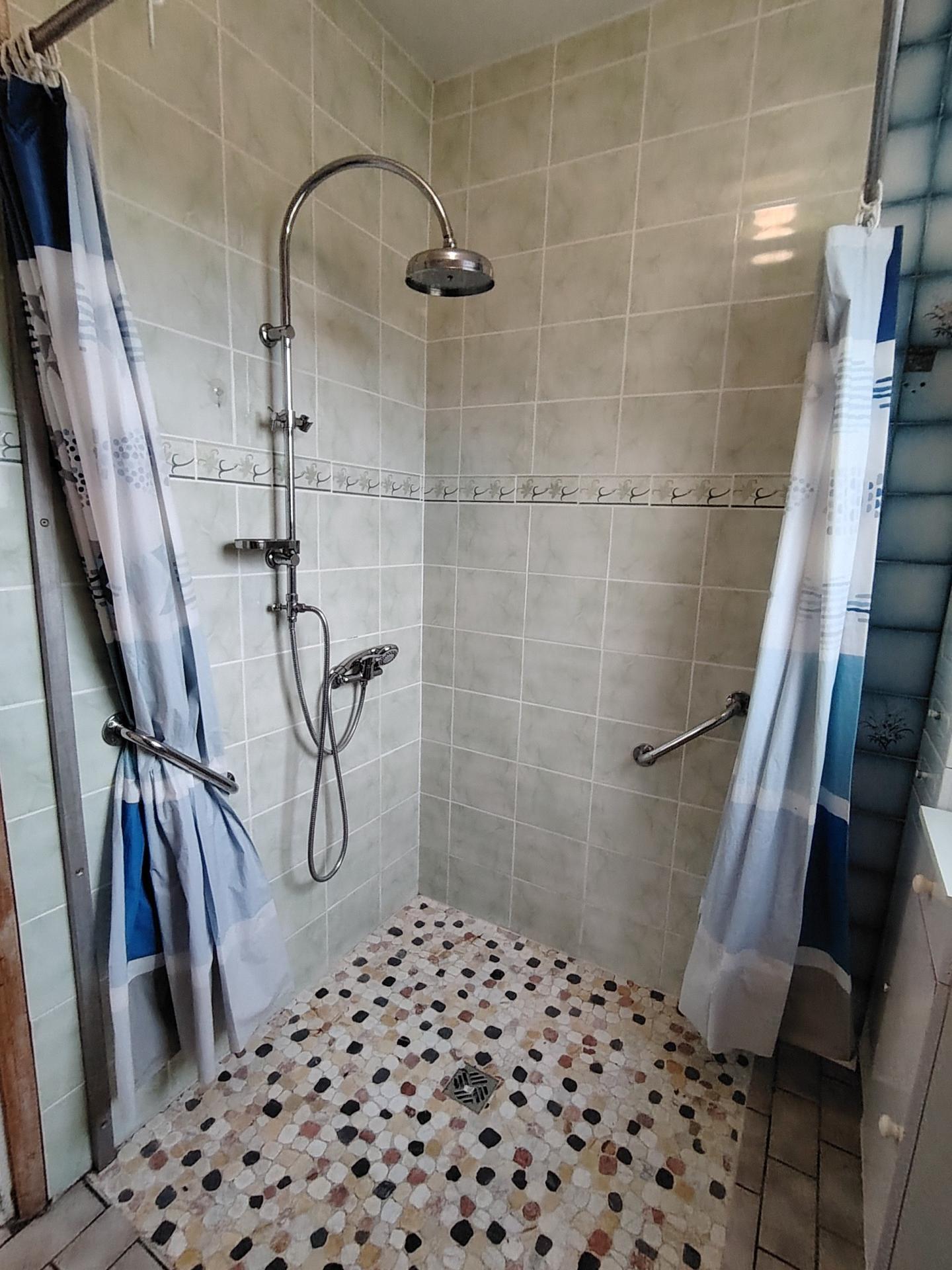 Miniature photo - 12 / 16