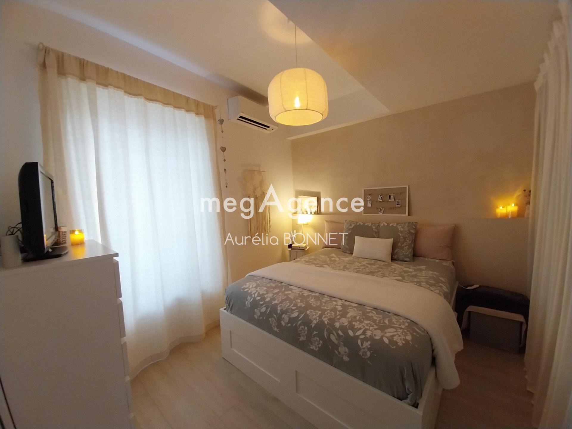 Miniature photo - 2 / 12