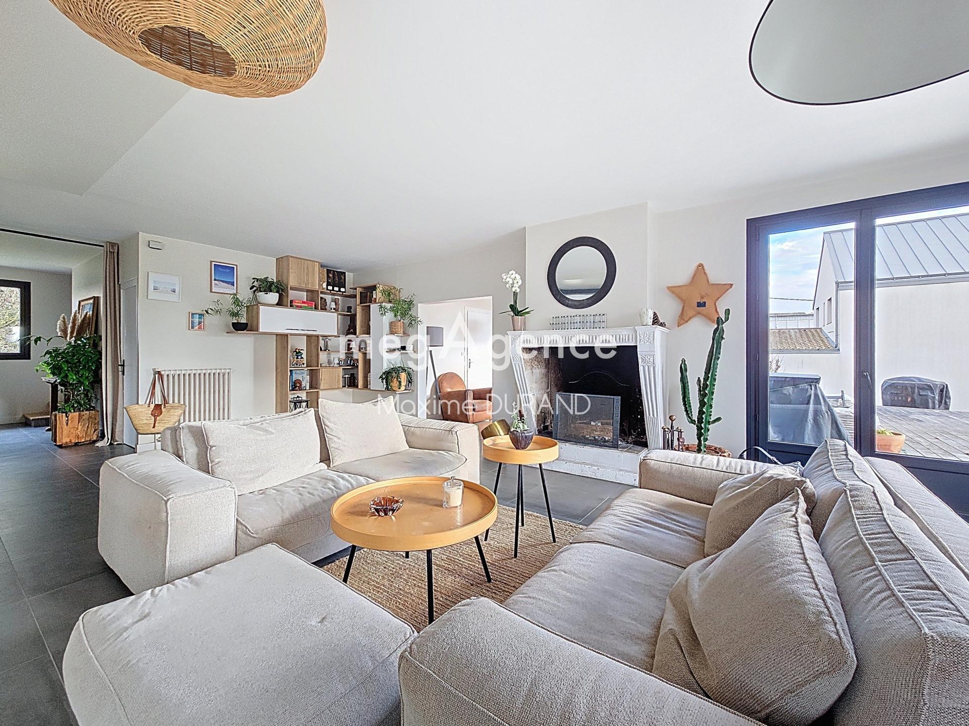 Miniature photo - 2 / 19