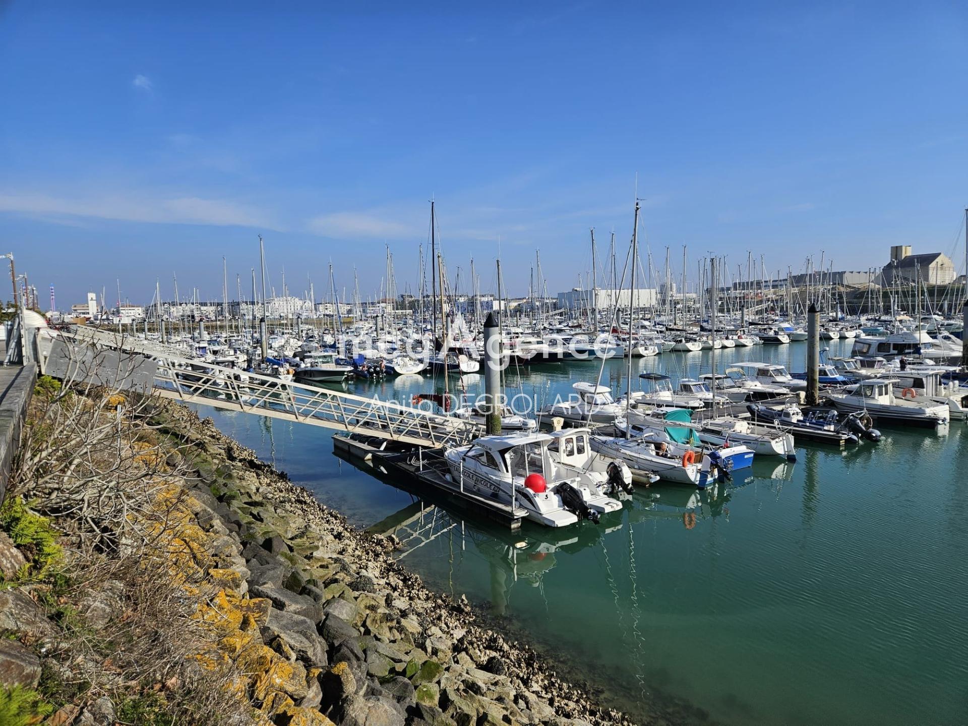 Miniature photo - 2 / 8