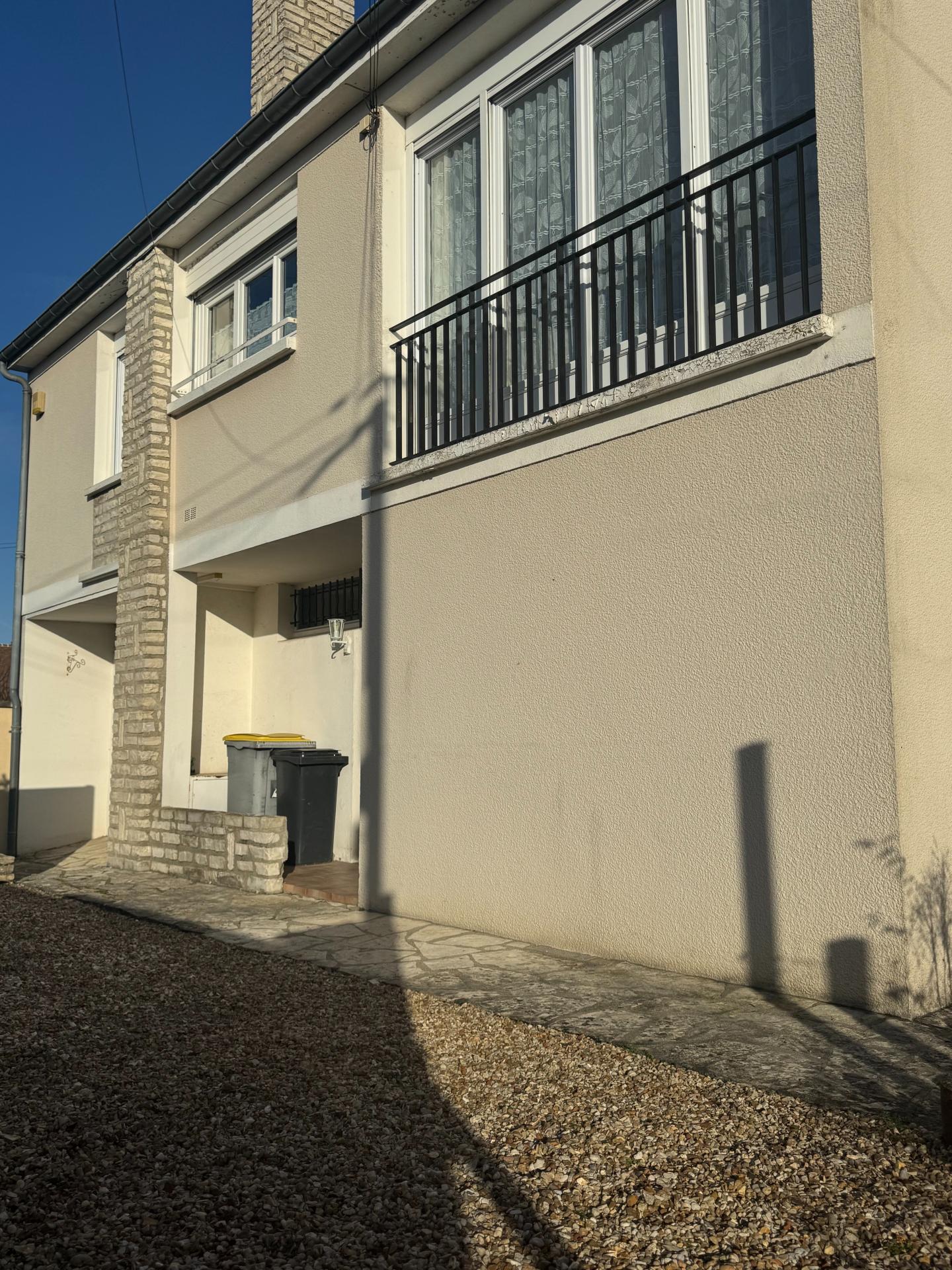 Miniature photo - 2 / 17