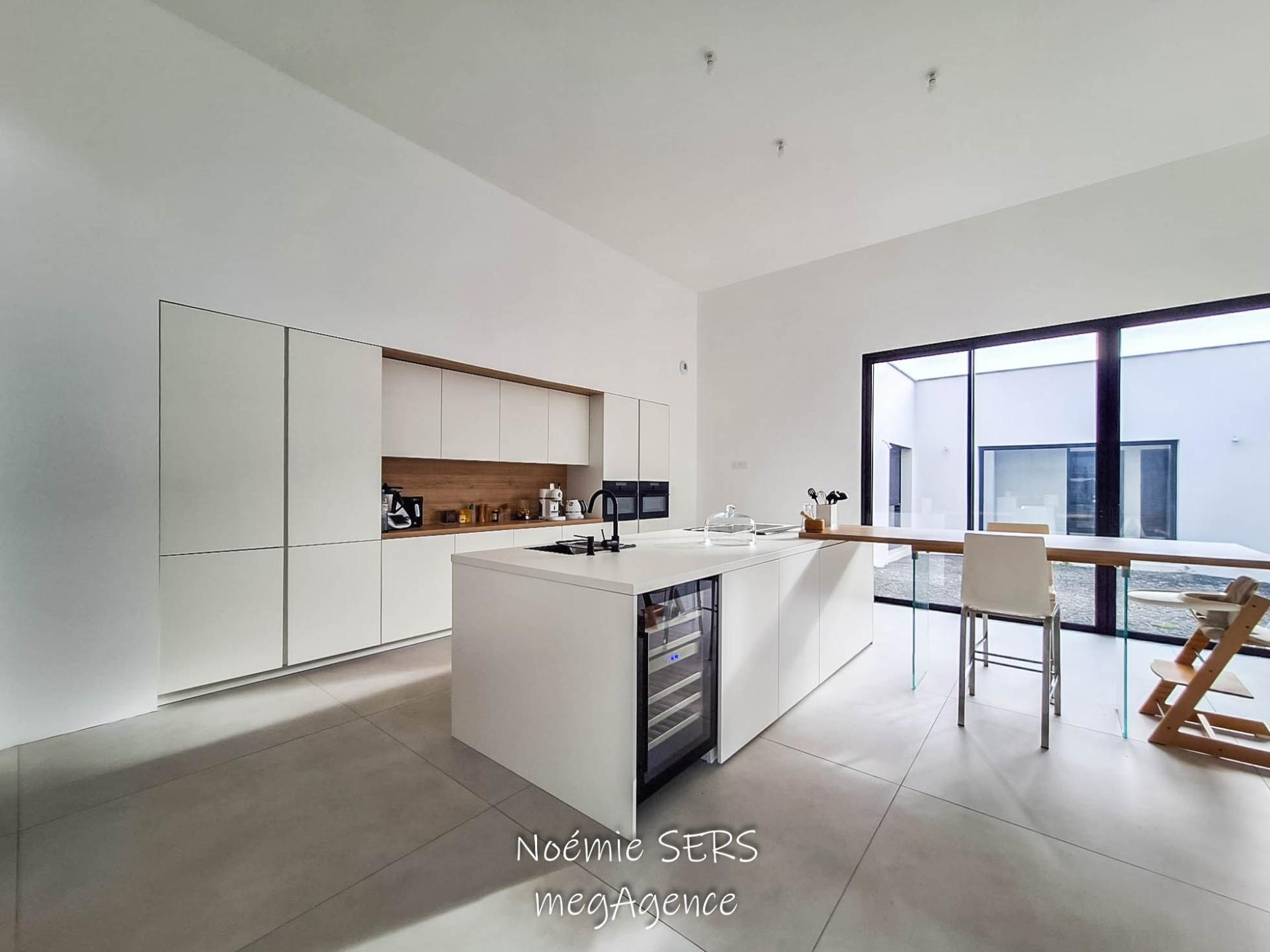 Miniature photo - 2 / 10