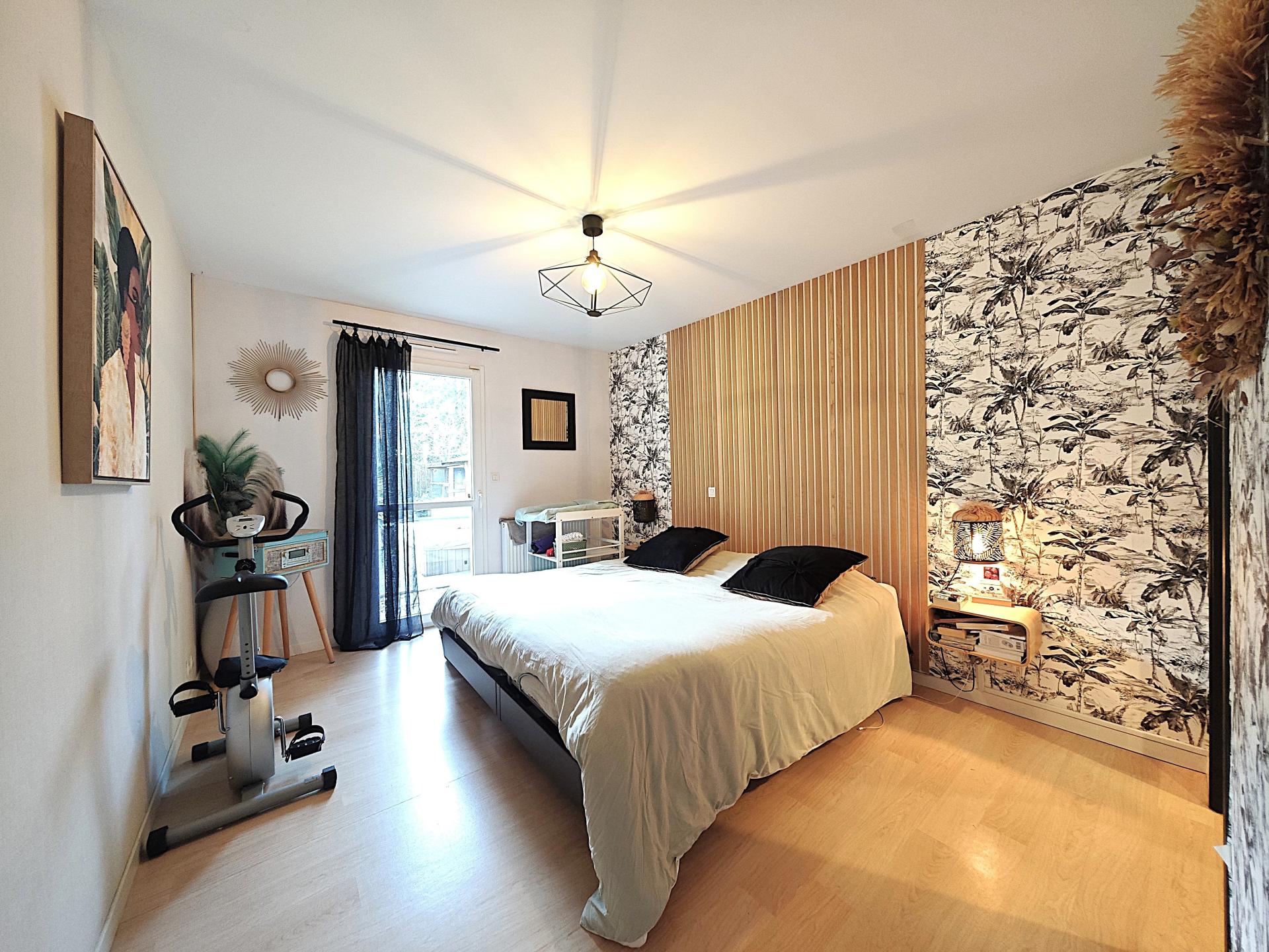 Miniature photo - 9 / 16