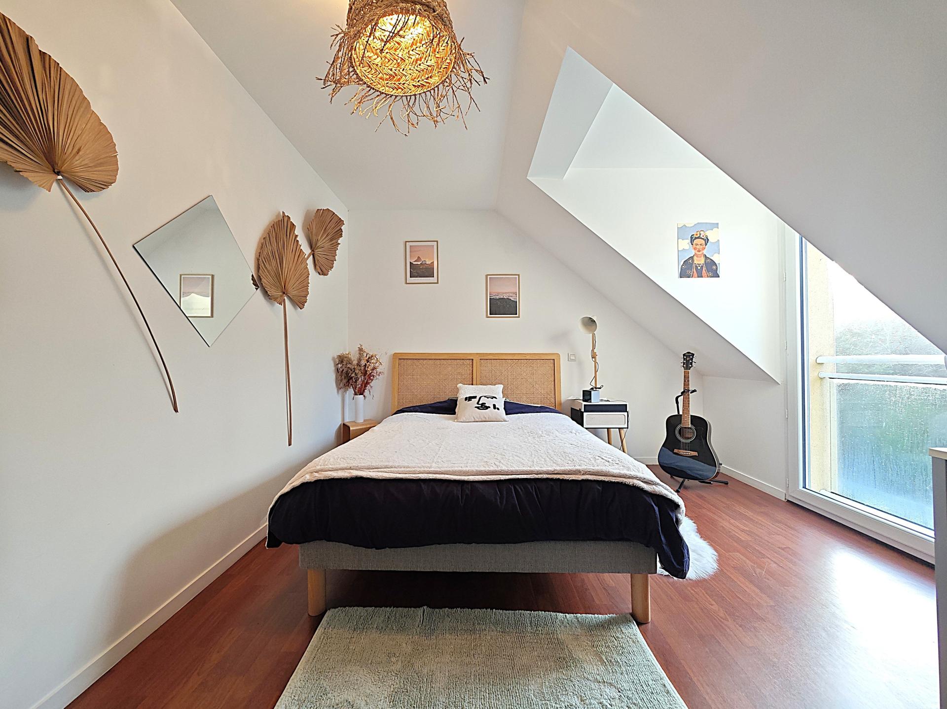 Miniature photo - 12 / 16