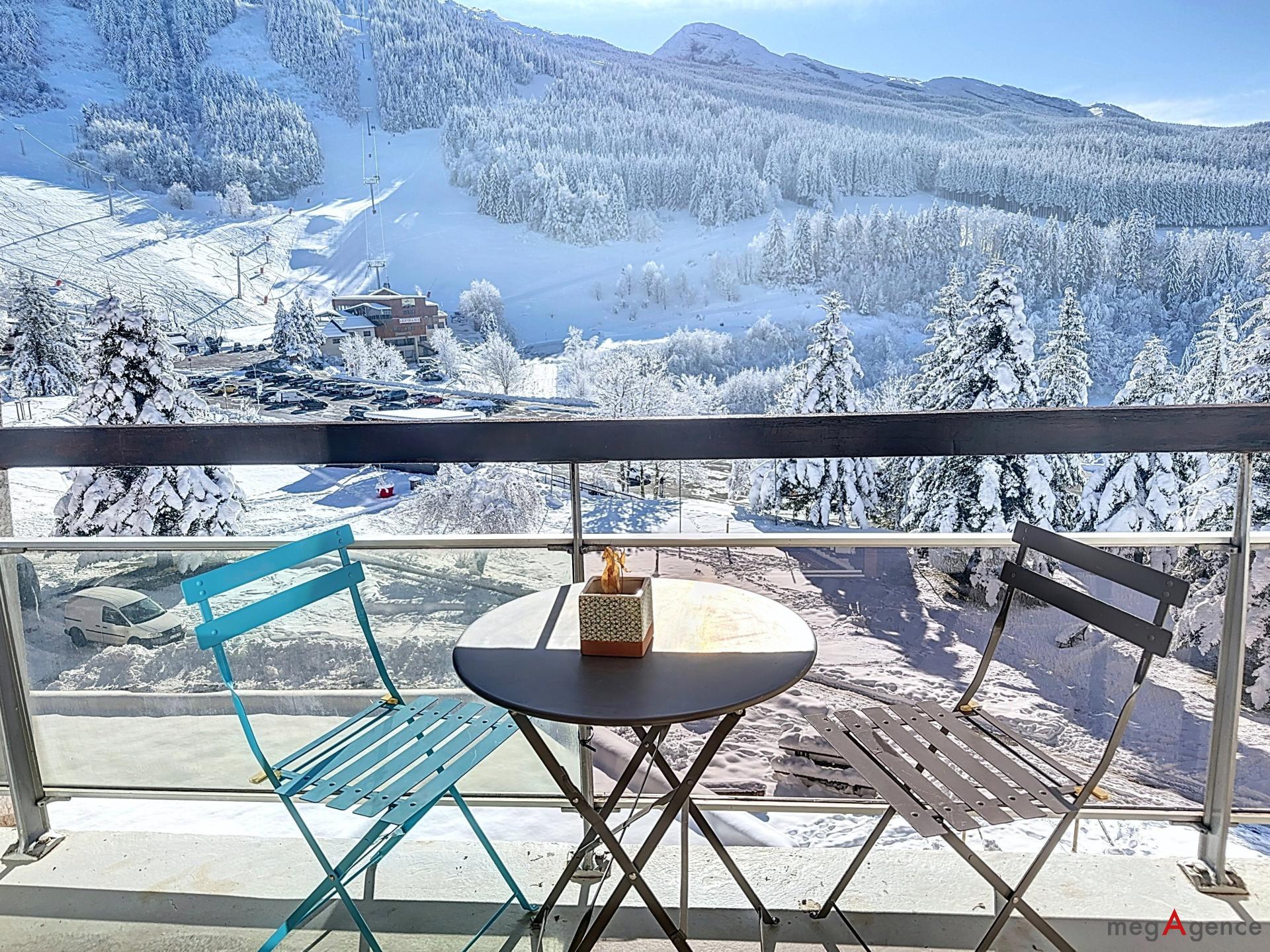 Miniature photo - 2 / 16