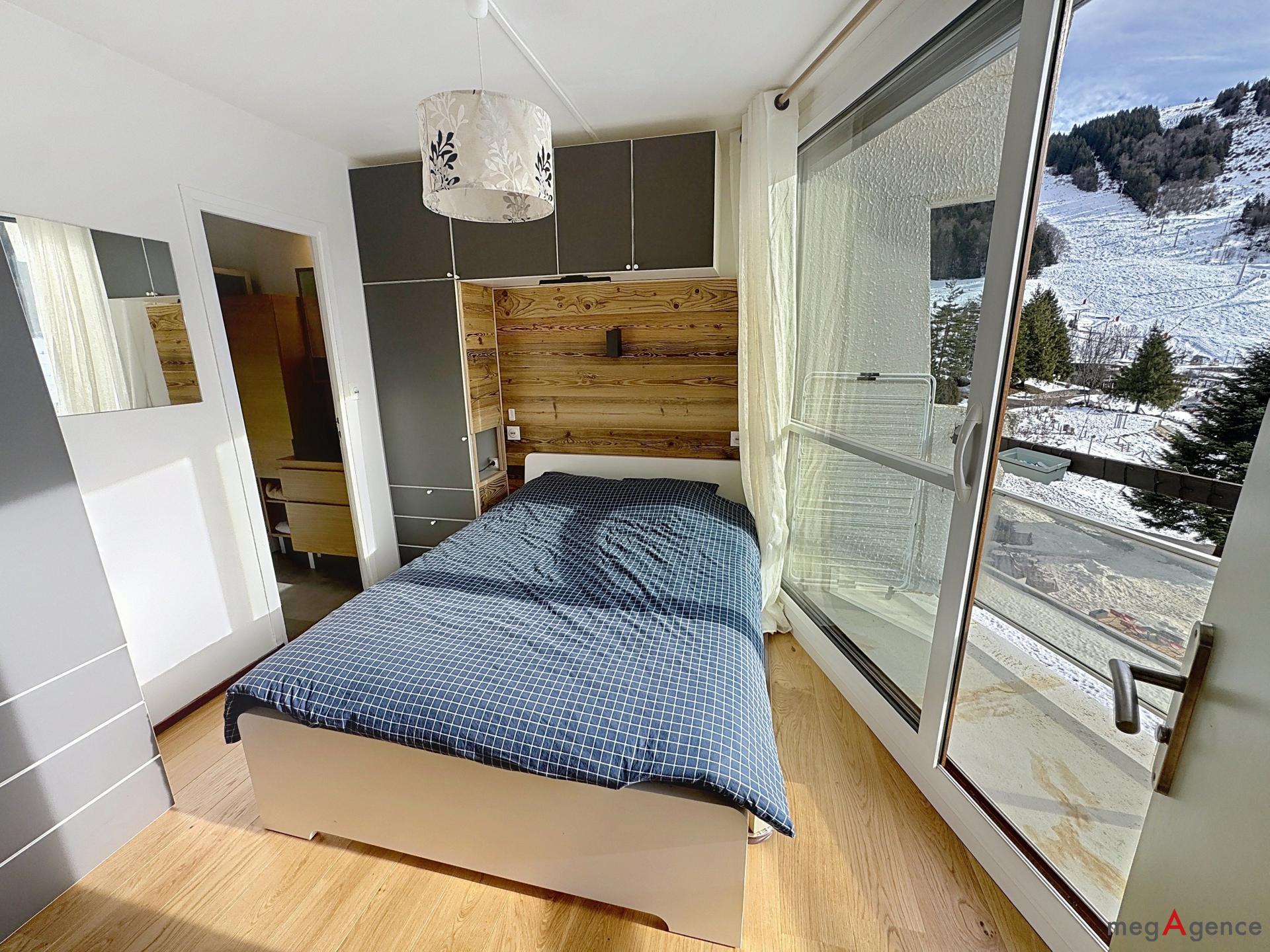 Miniature photo - 11 / 16