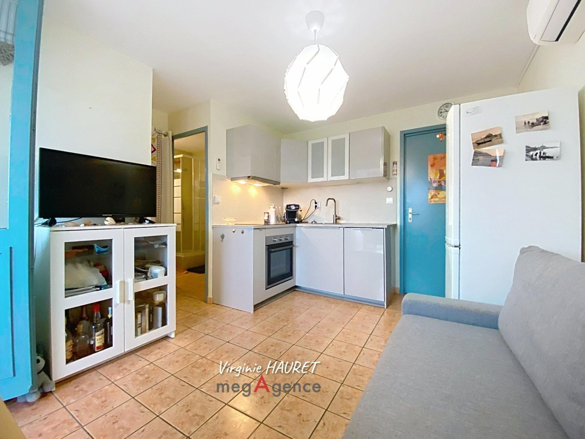 Miniature photo - 2 / 20