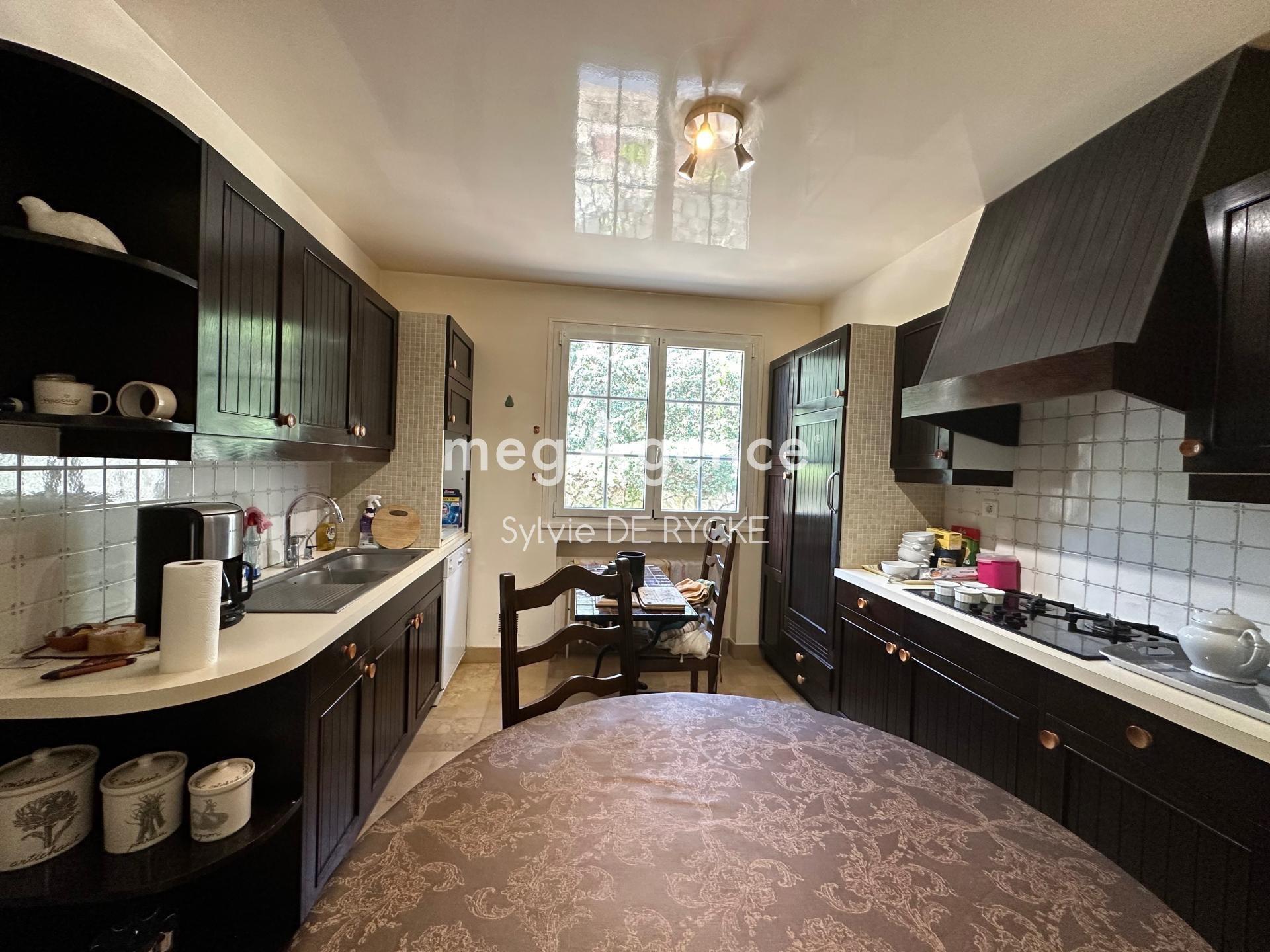 Miniature photo - 2 / 17