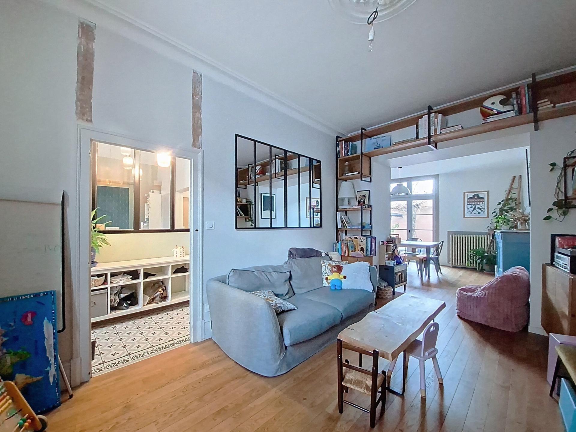 Miniature photo - 2 / 16