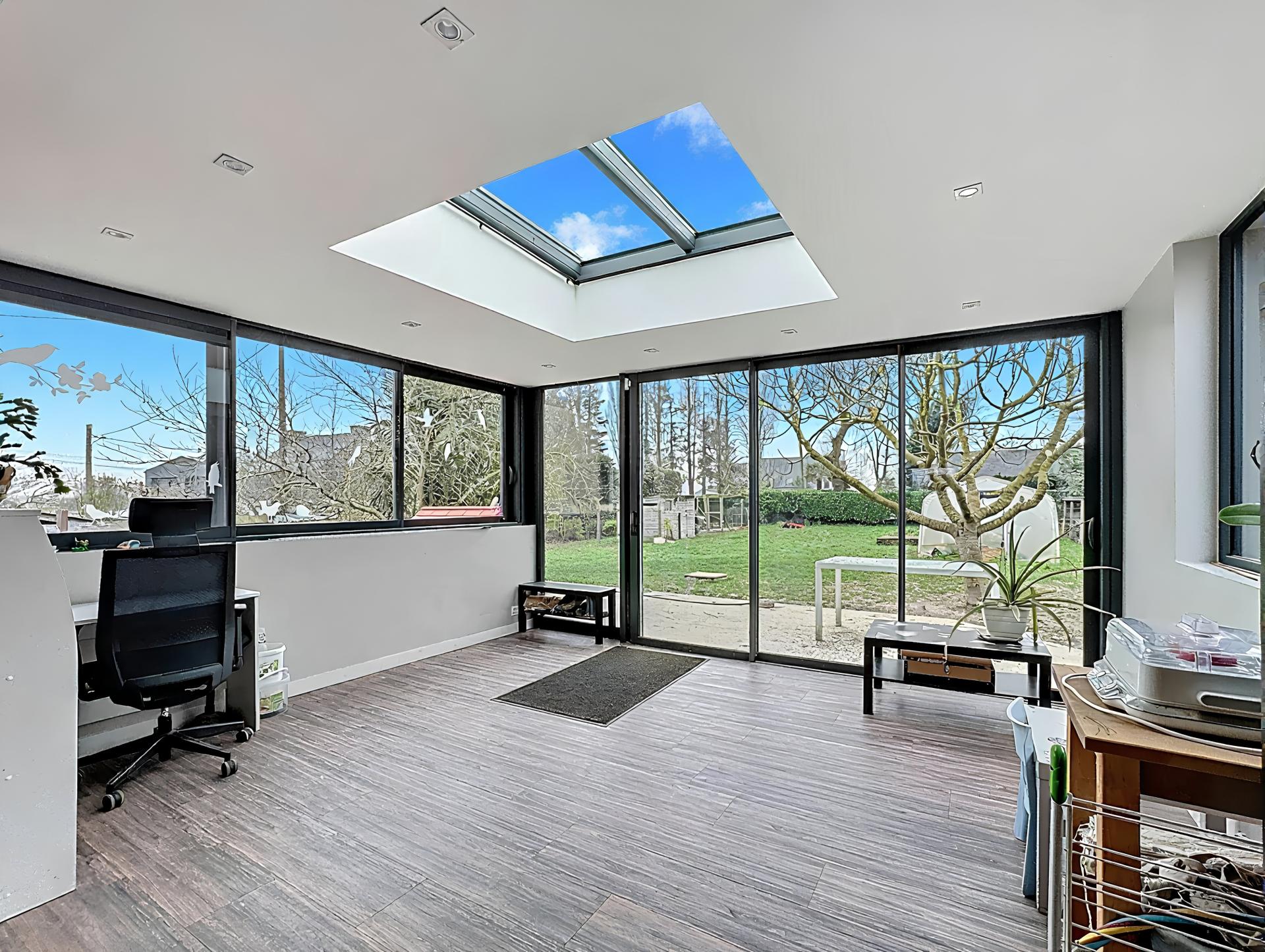 Miniature photo - 2 / 12