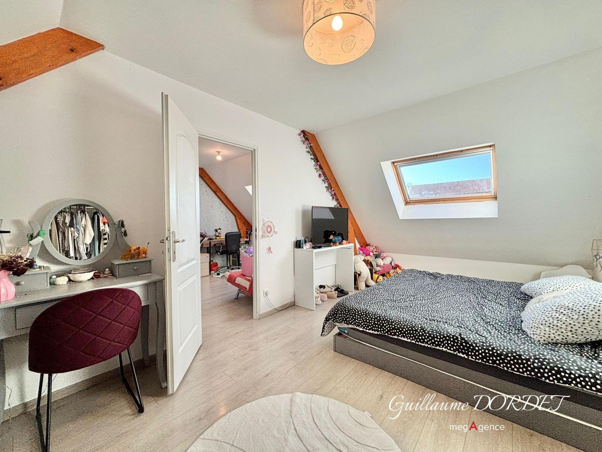 Miniature photo - 12 / 16