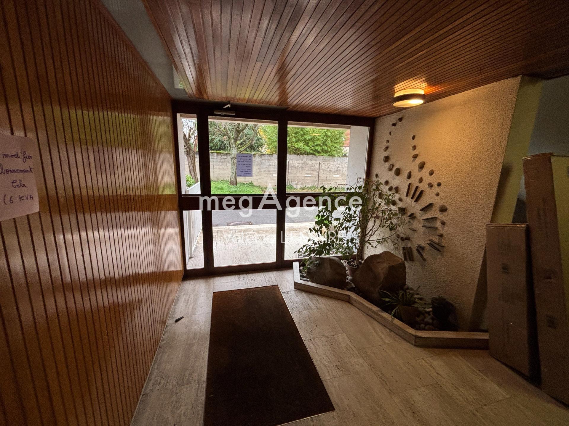 Miniature photo - 12 / 16