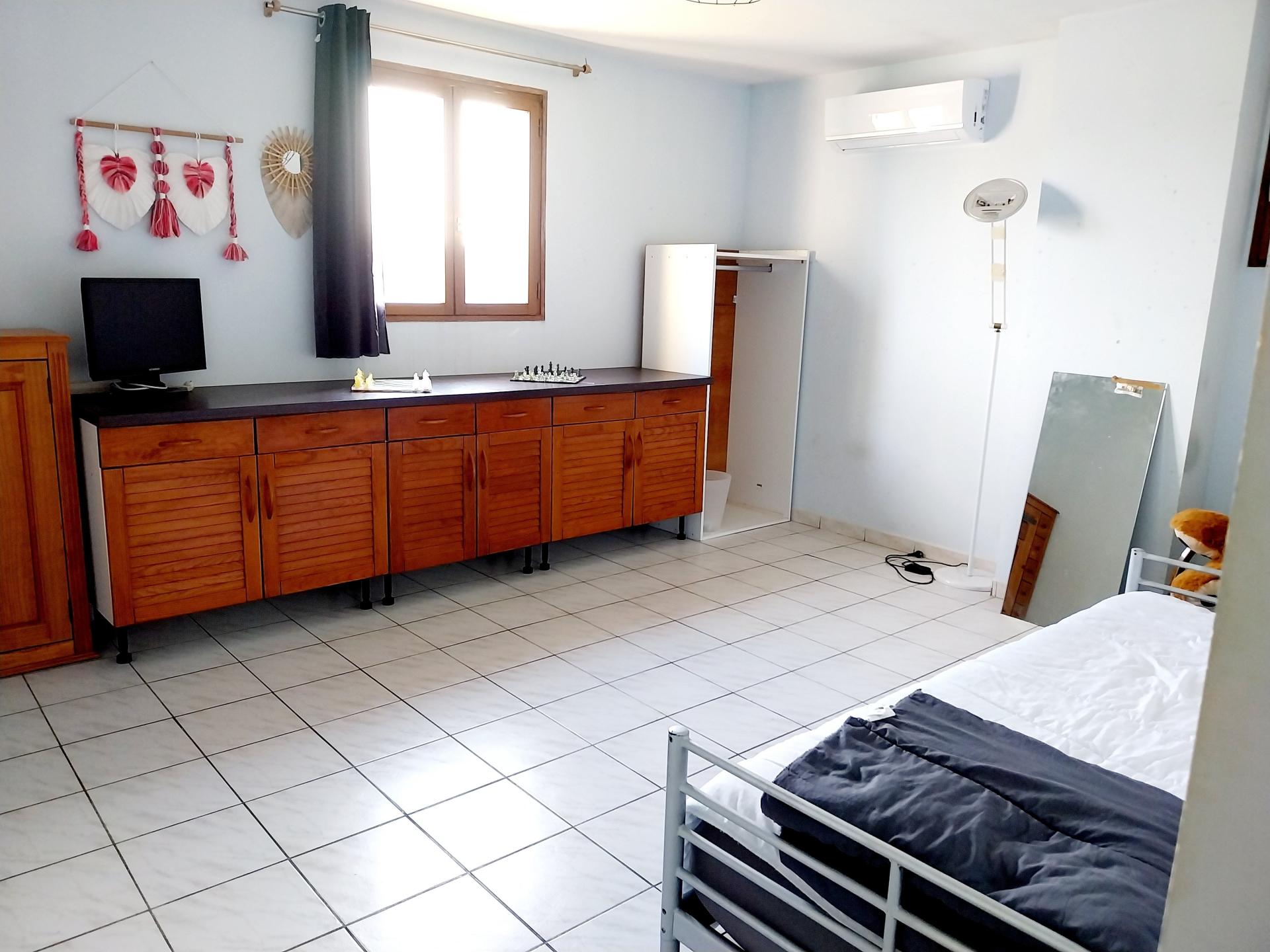 Miniature photo - 8 / 16