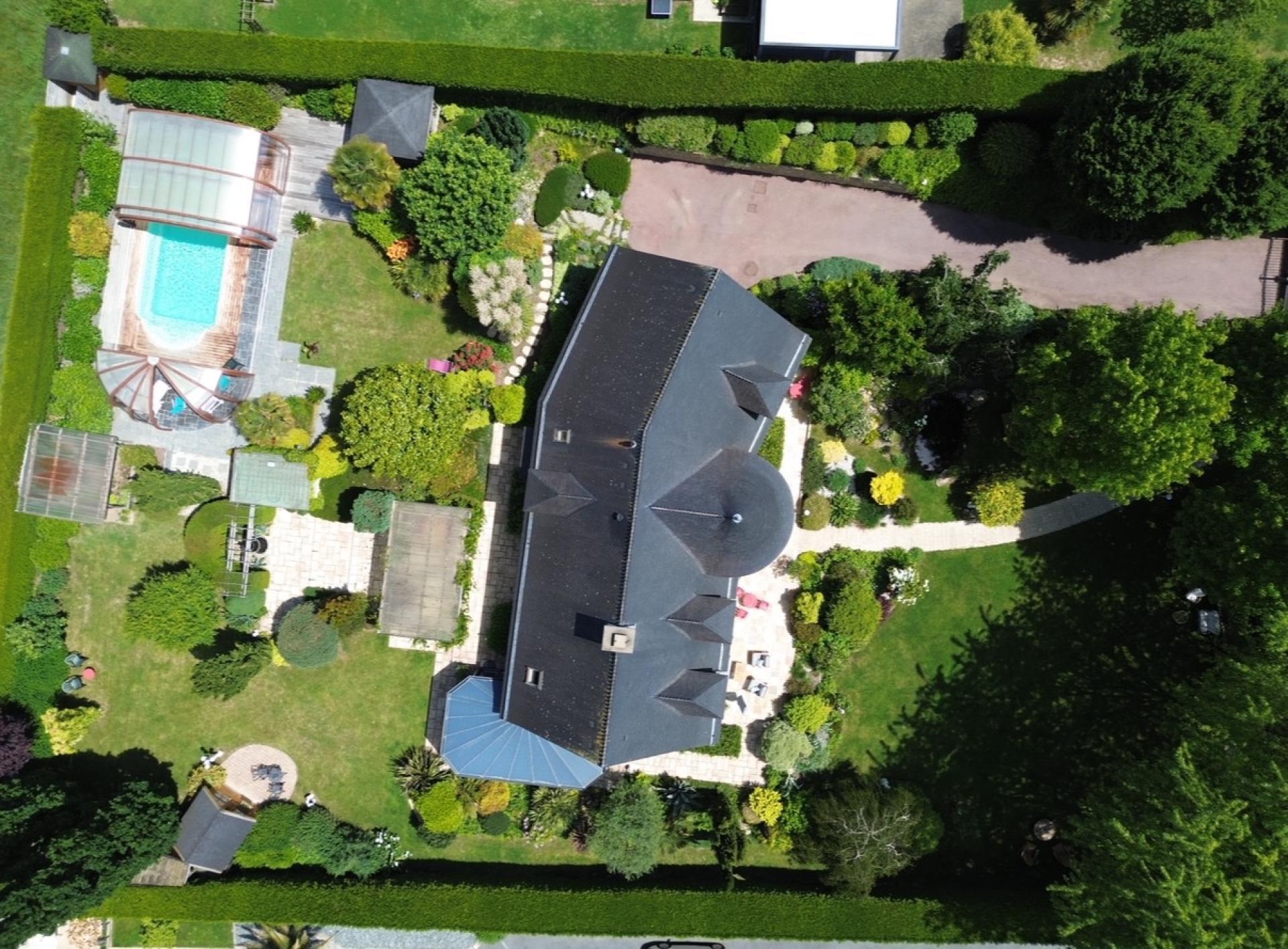 Miniature photo - 2 / 20