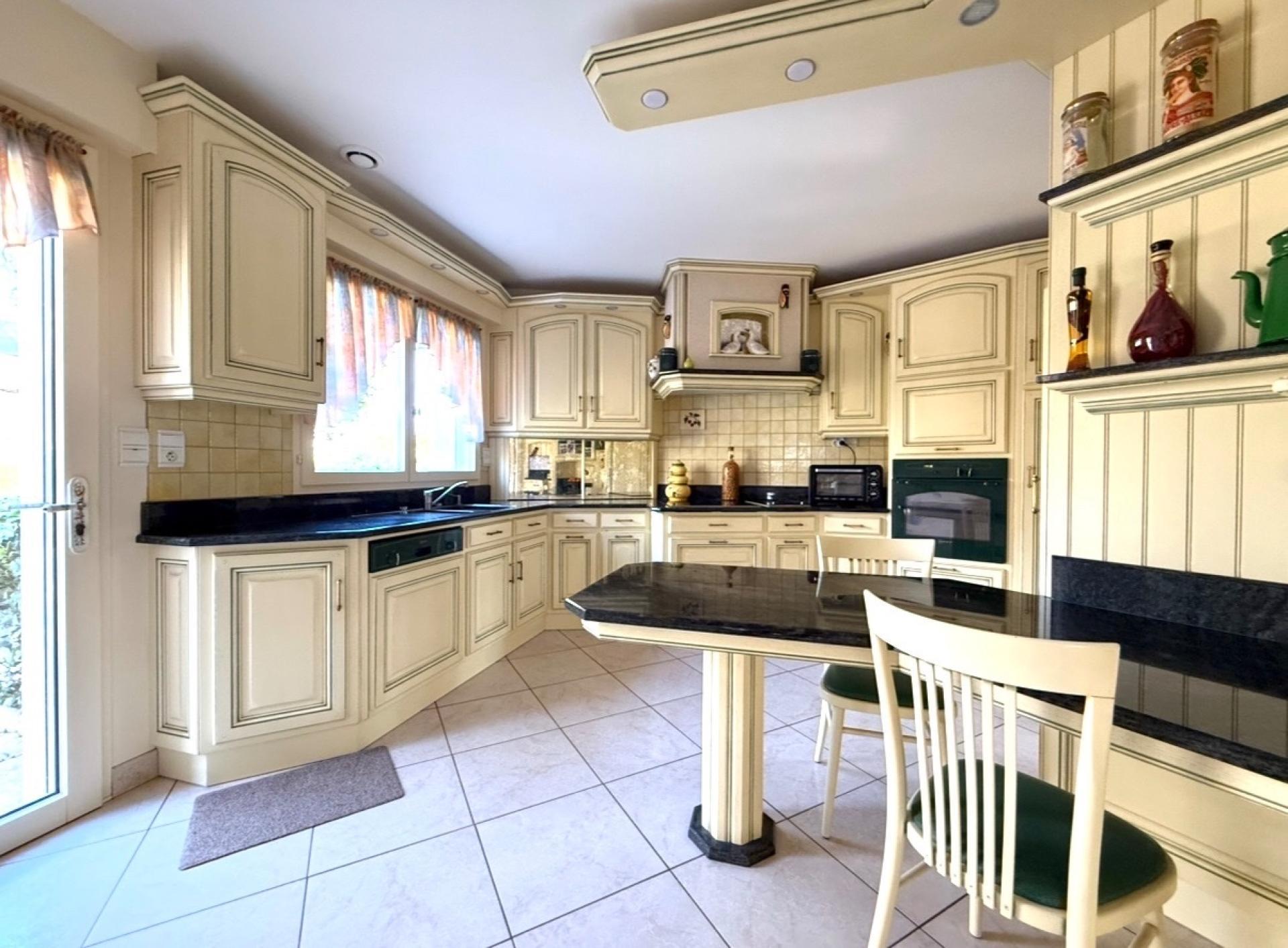 Miniature photo - 11 / 20