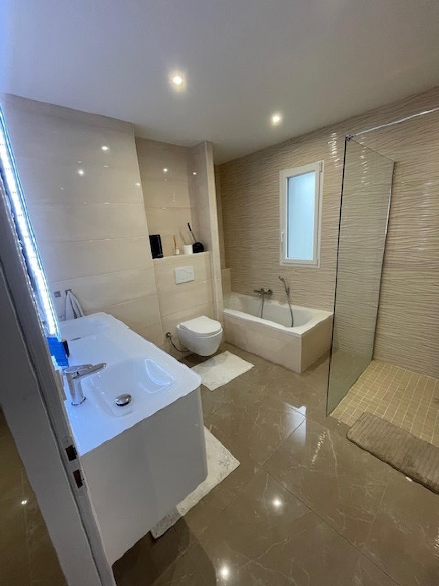 Miniature photo - 6 / 6