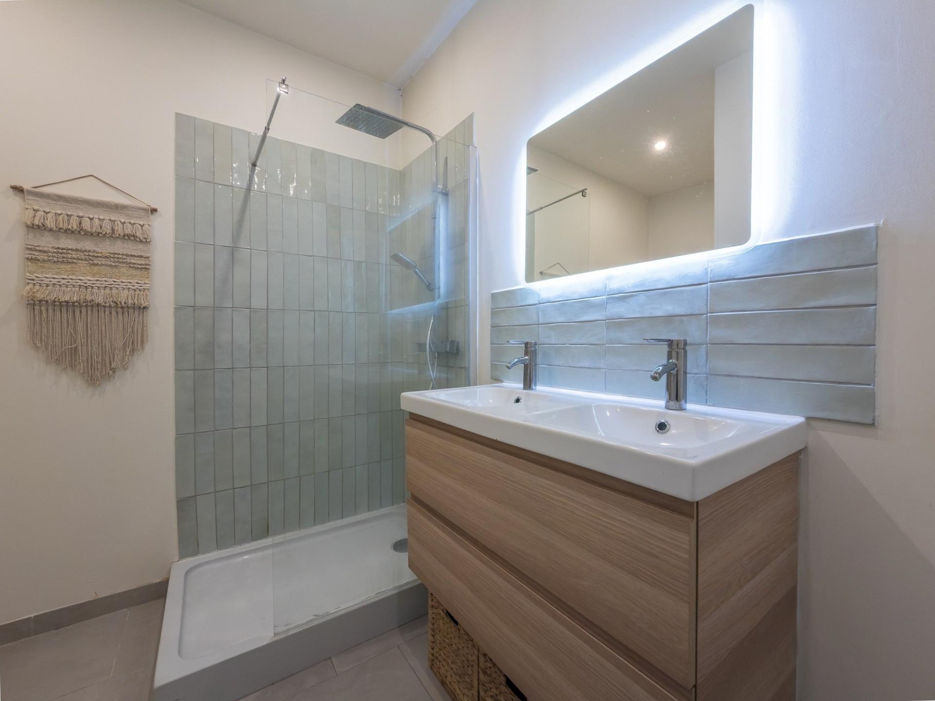 Miniature photo - 13 / 13