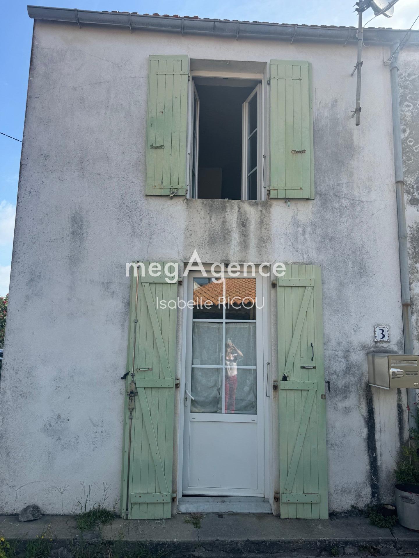 Maison de village en pierre – Authenticité au calme -