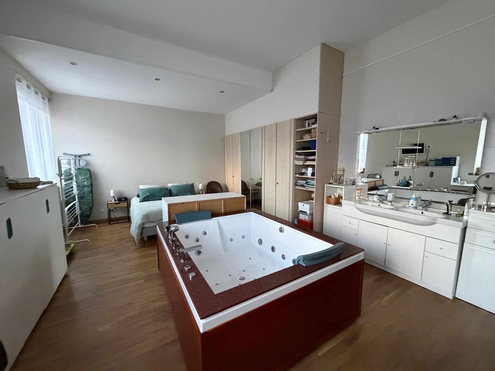 Miniature photo - 18 / 19