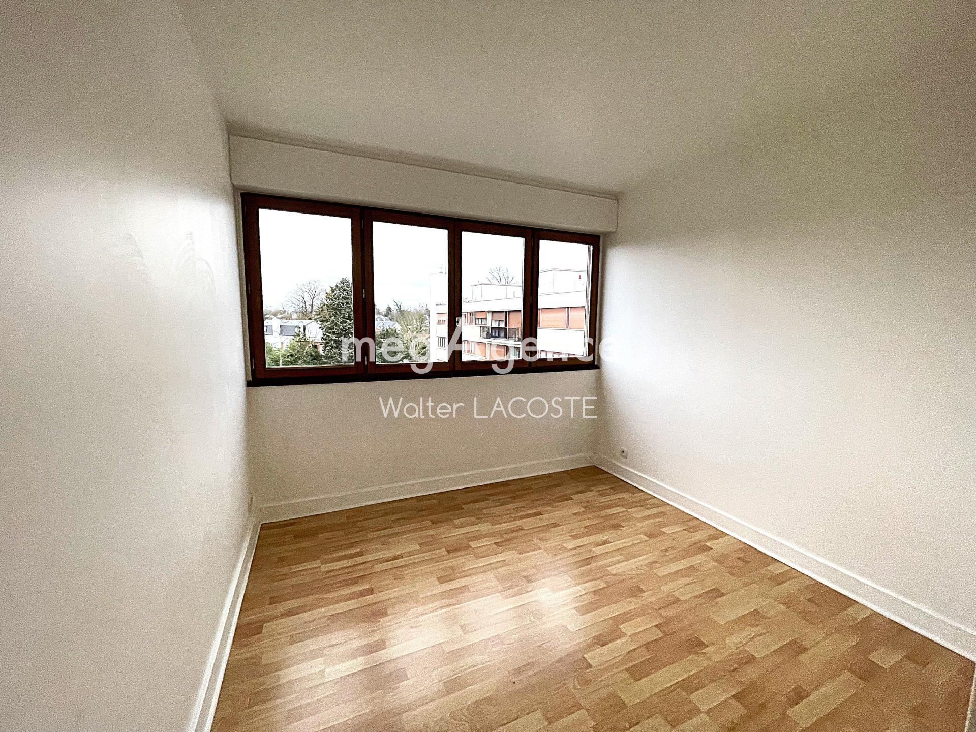 Miniature photo - 8 / 10