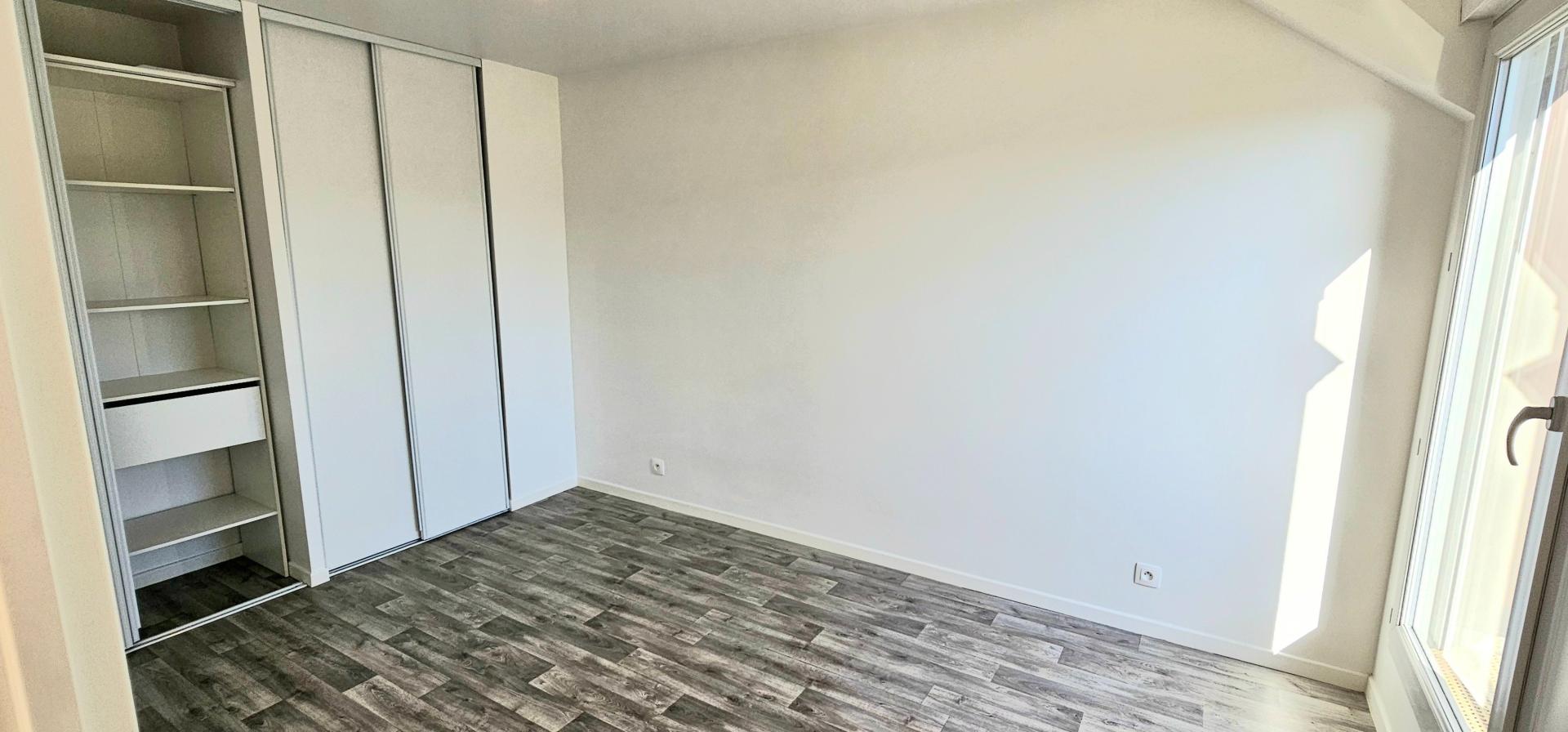 Miniature photo - 5 / 10