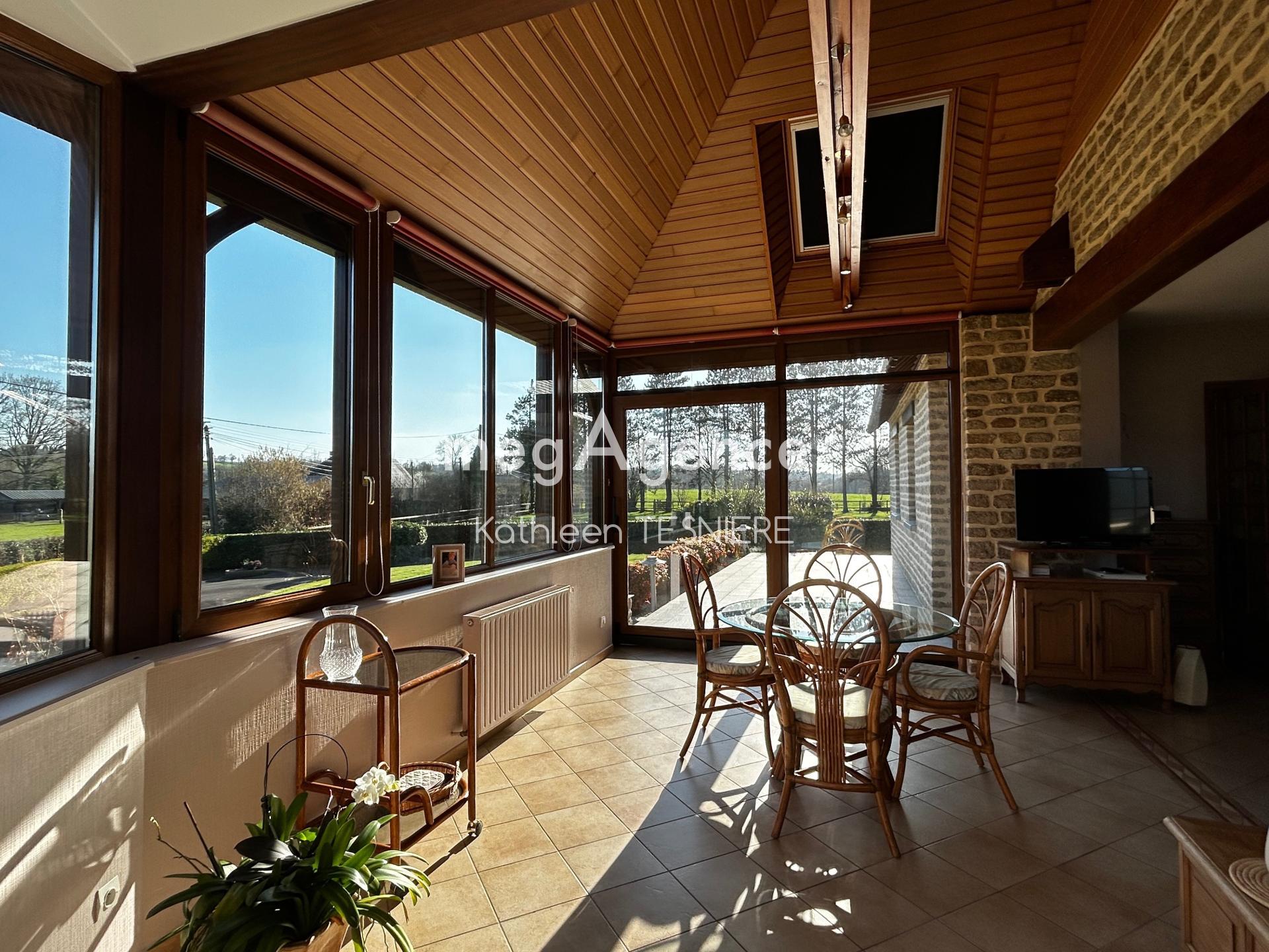 Miniature photo - 2 / 14