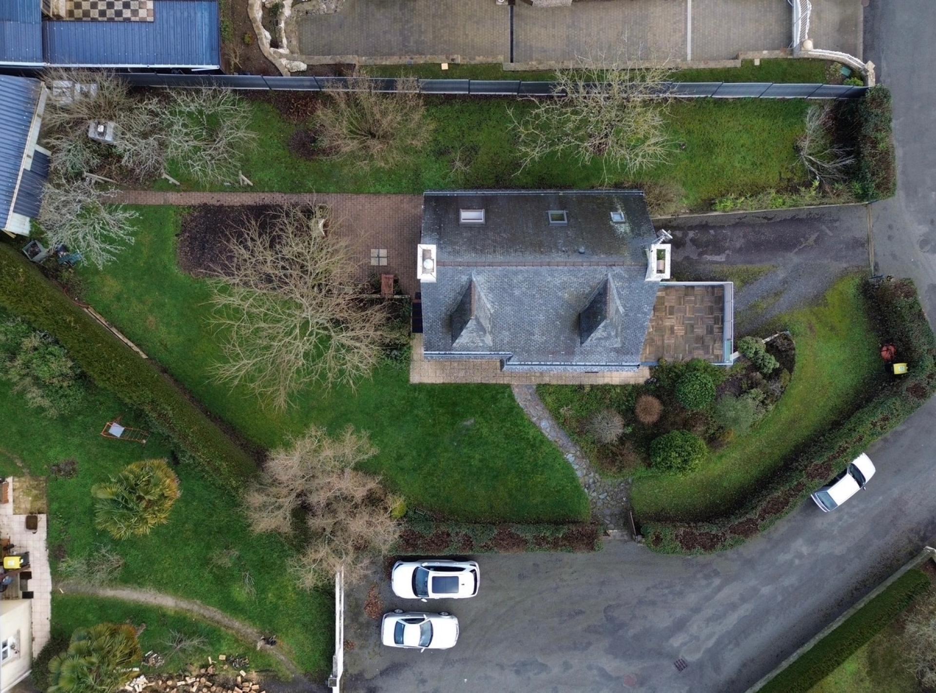 Miniature photo - 2 / 13