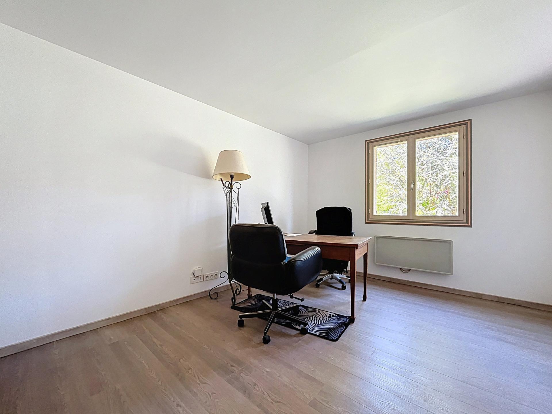 Miniature photo - 8 / 9