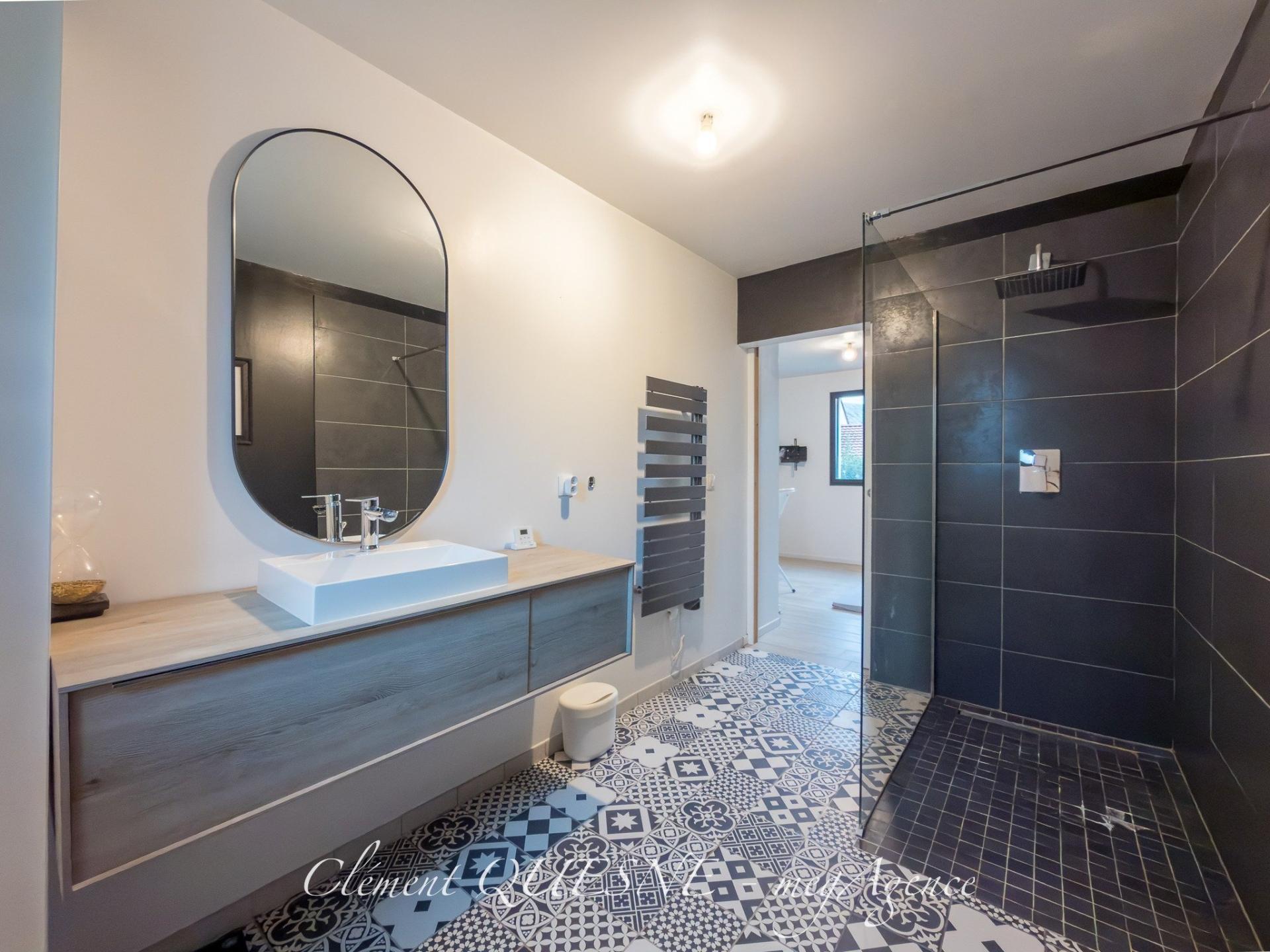 Miniature photo - 12 / 19