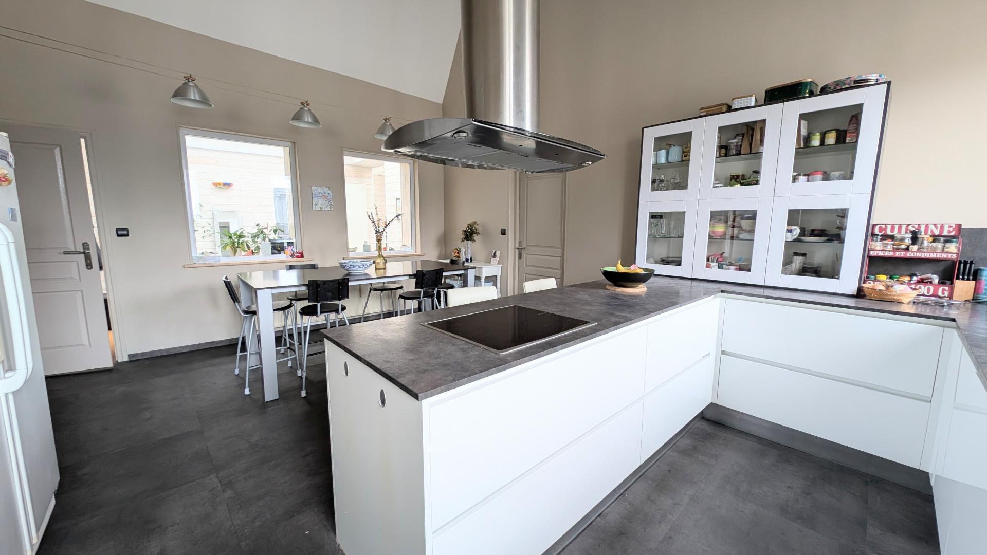 Miniature photo - 2 / 12