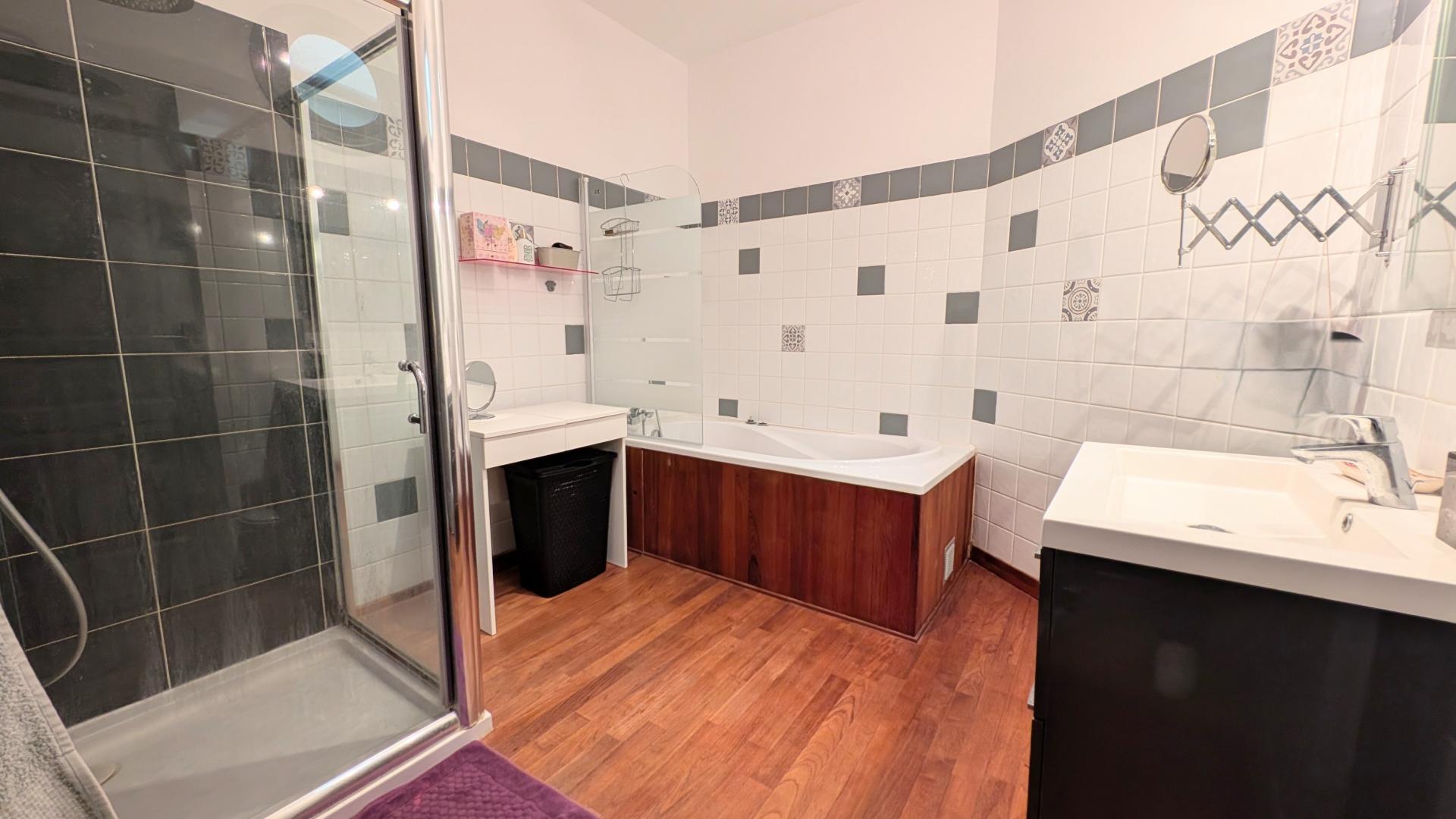 Miniature photo - 12 / 12