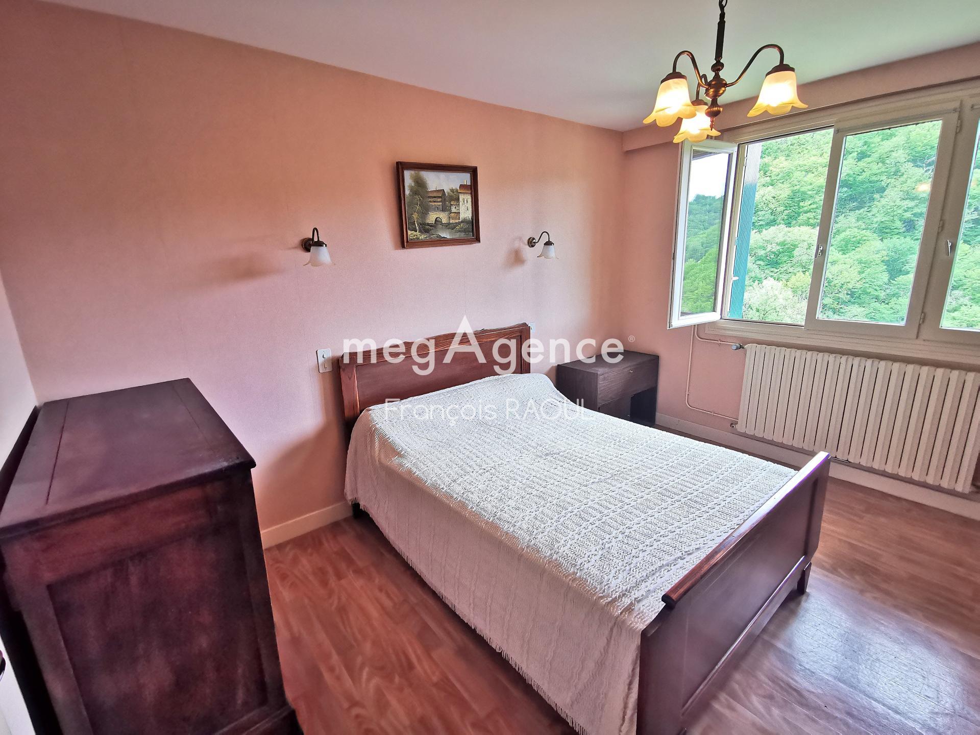 Miniature photo - 2 / 17