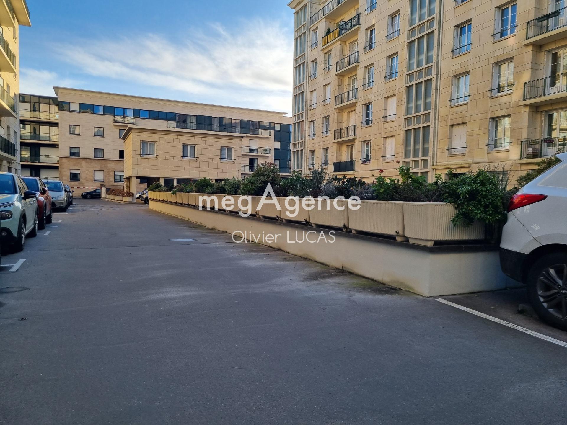 Miniature photo - 2 / 15