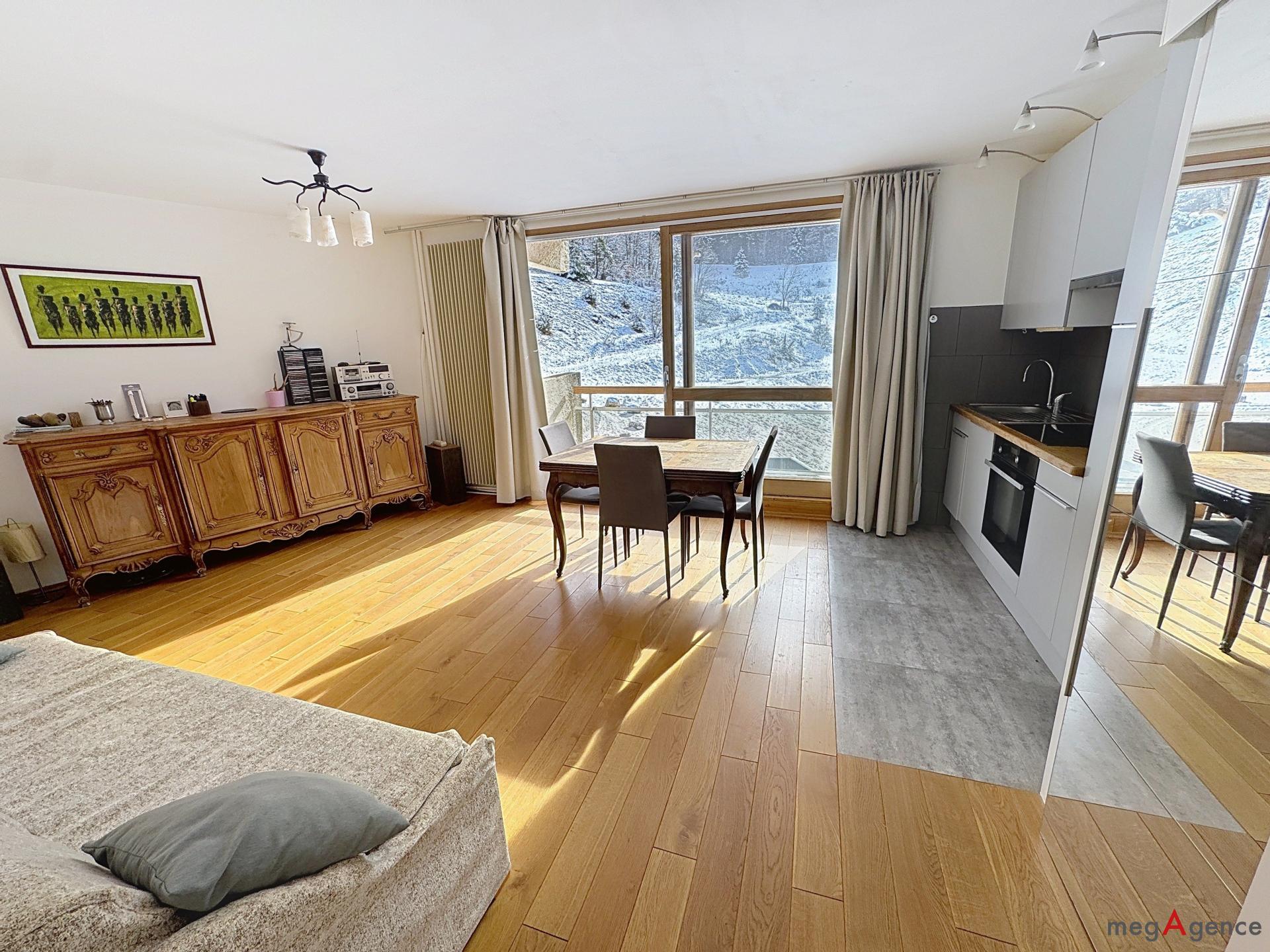 Miniature photo - 2 / 14