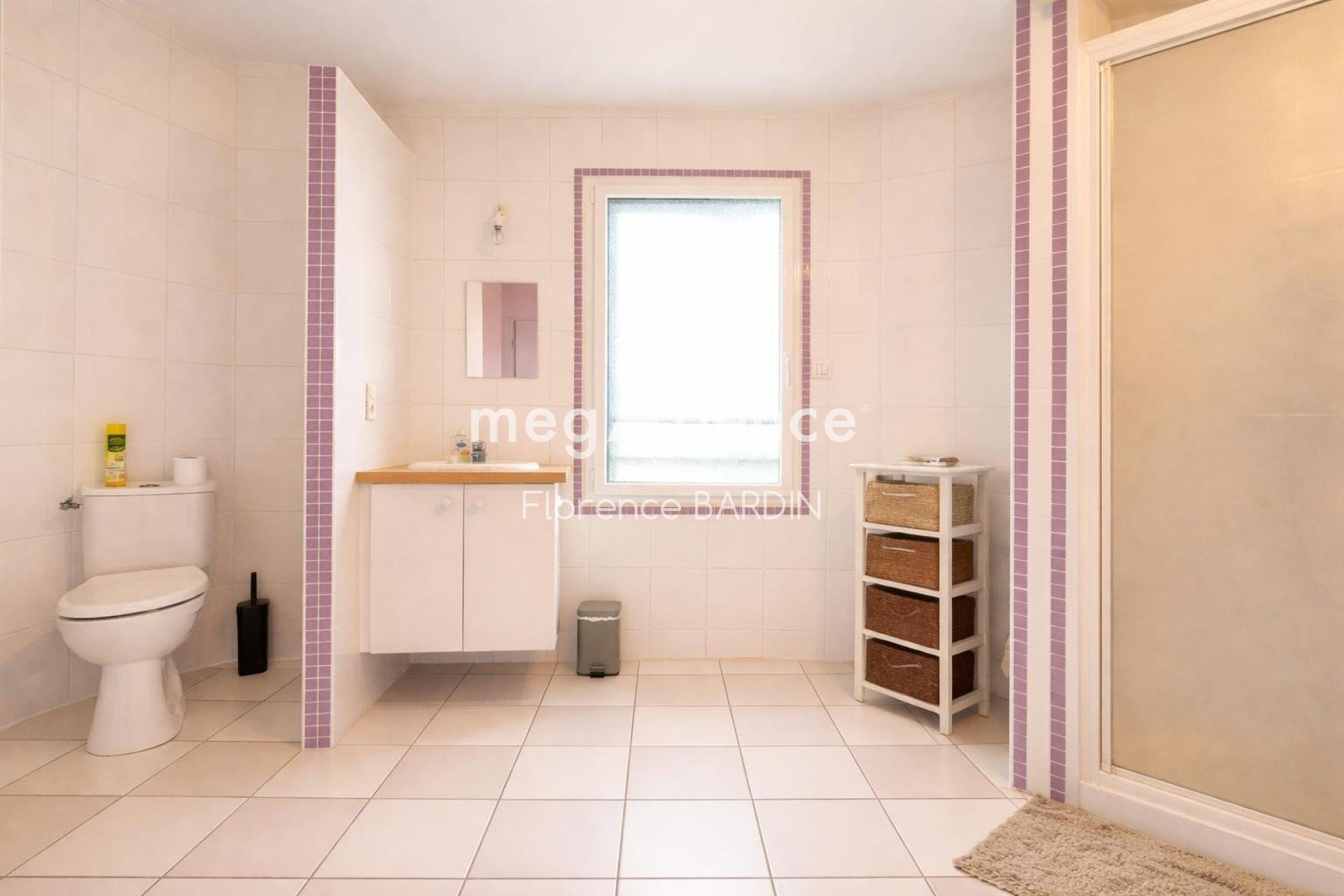 Miniature photo - 12 / 16