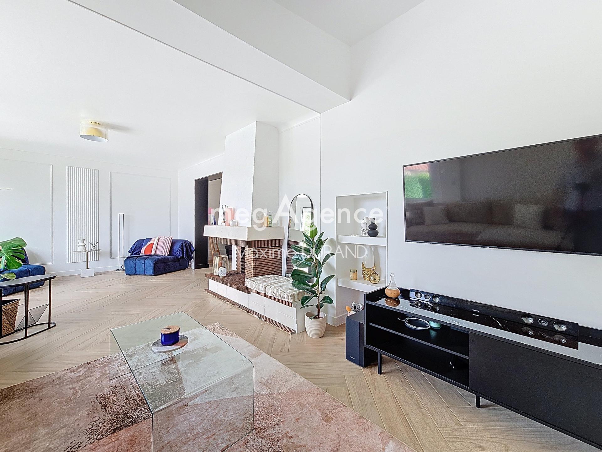 Miniature photo - 2 / 14