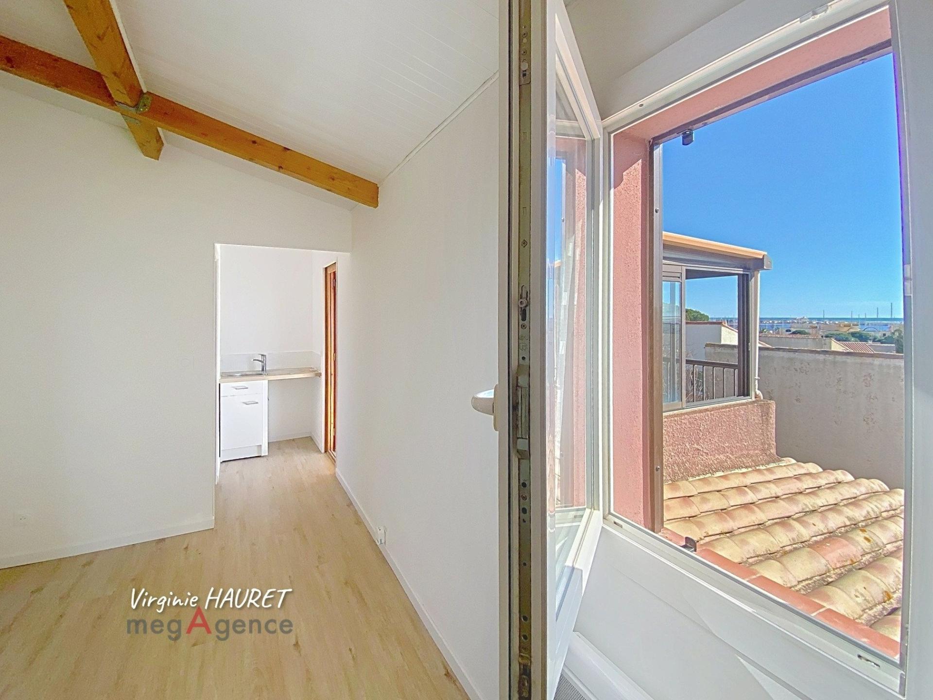 Miniature photo - 12 / 20