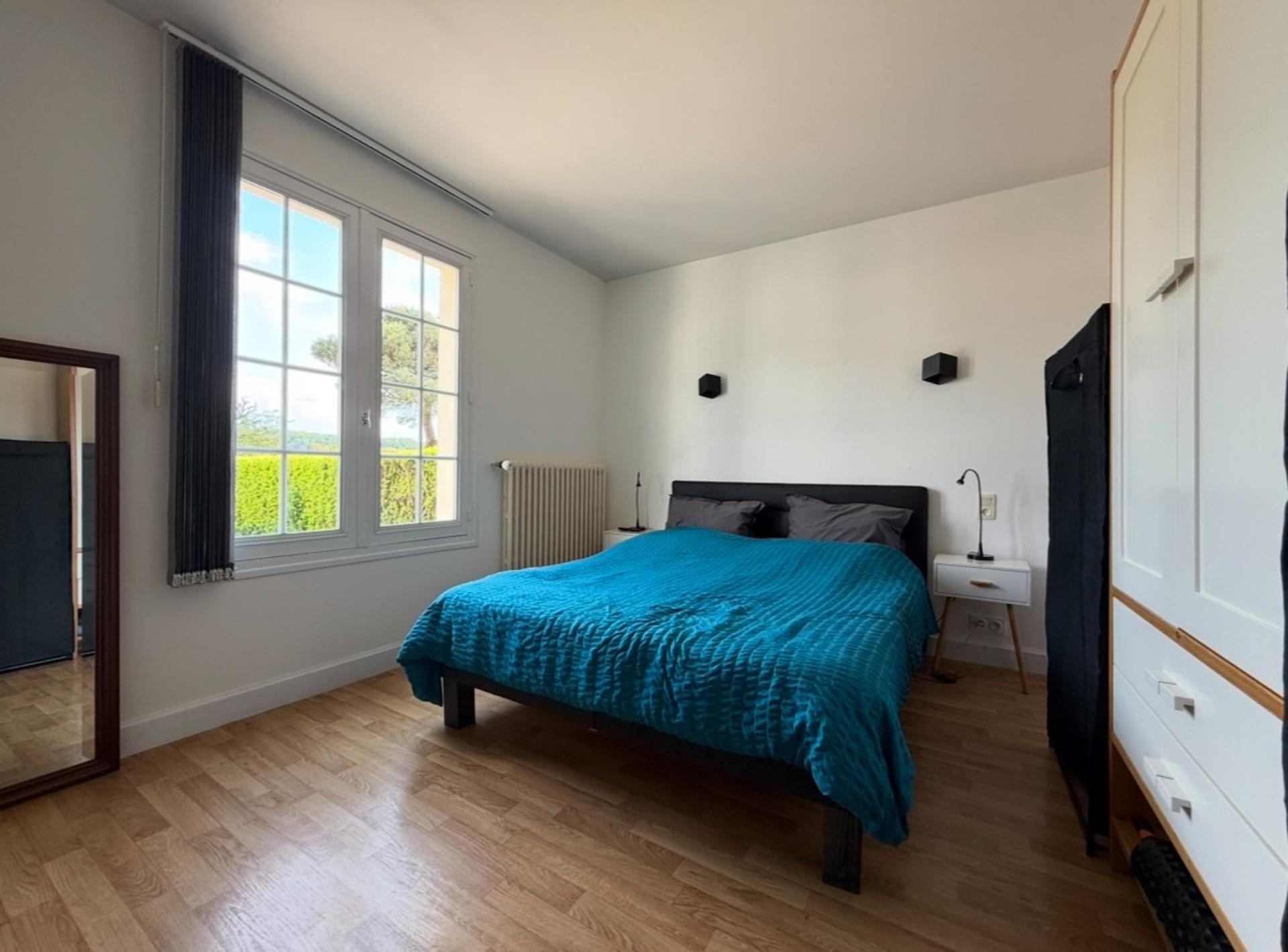 Miniature photo - 8 / 16