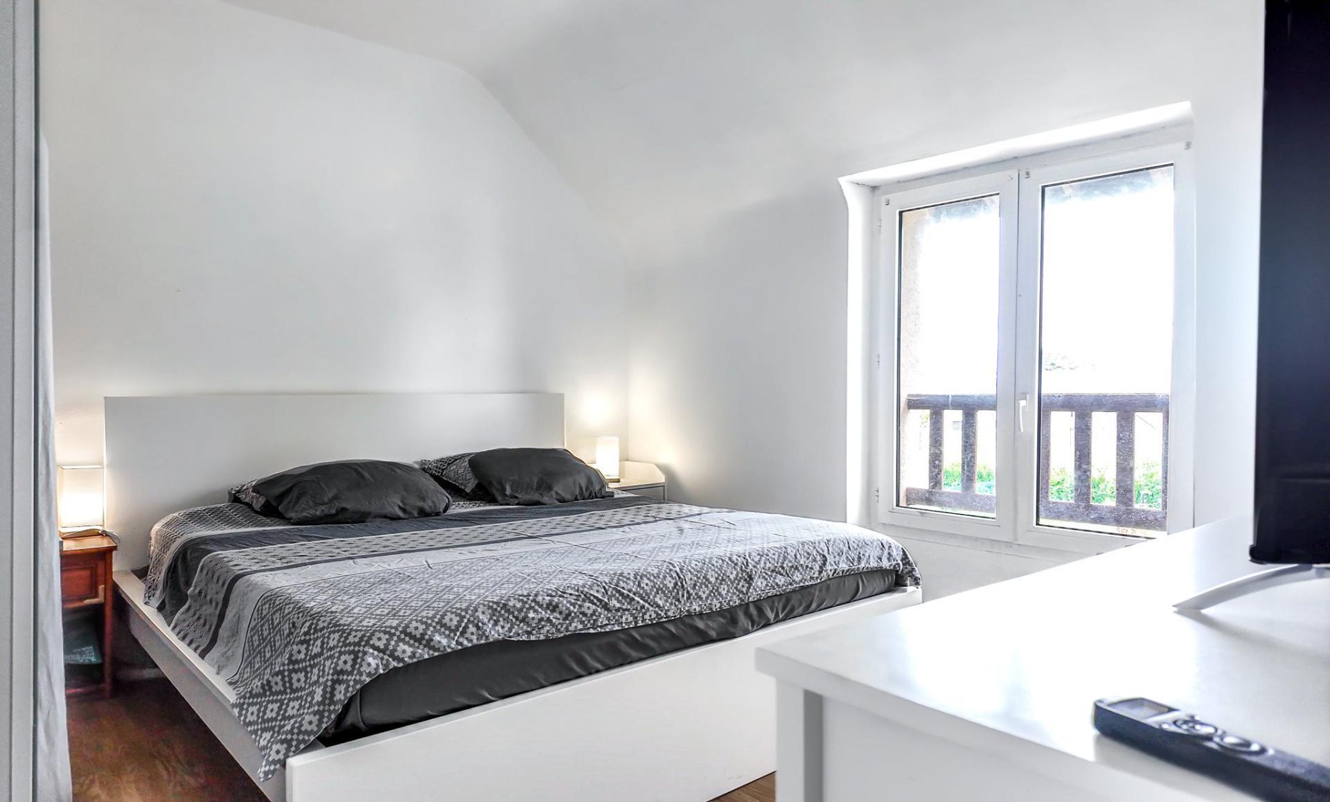 Miniature photo - 4 / 10