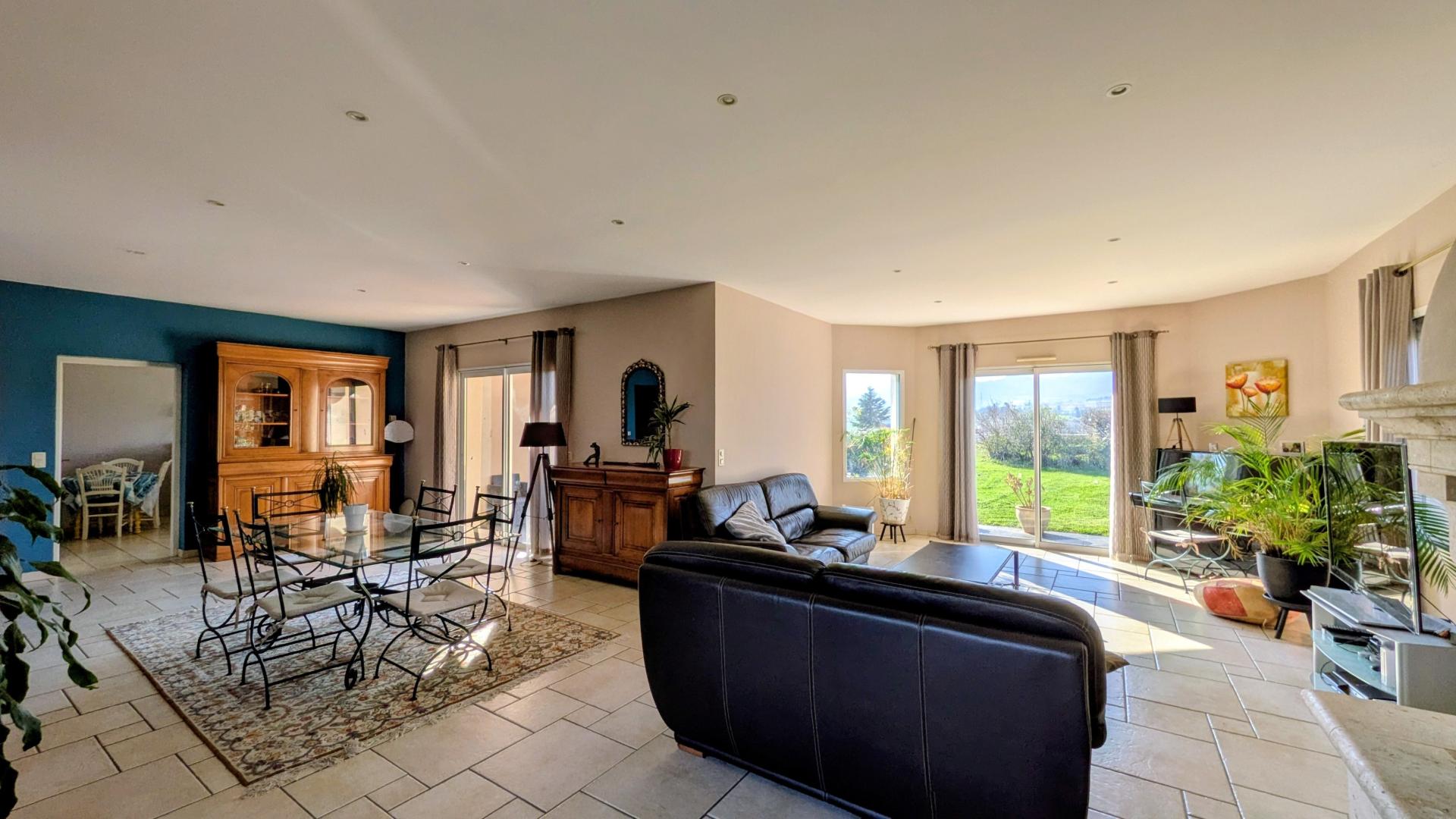 Miniature photo - 2 / 20